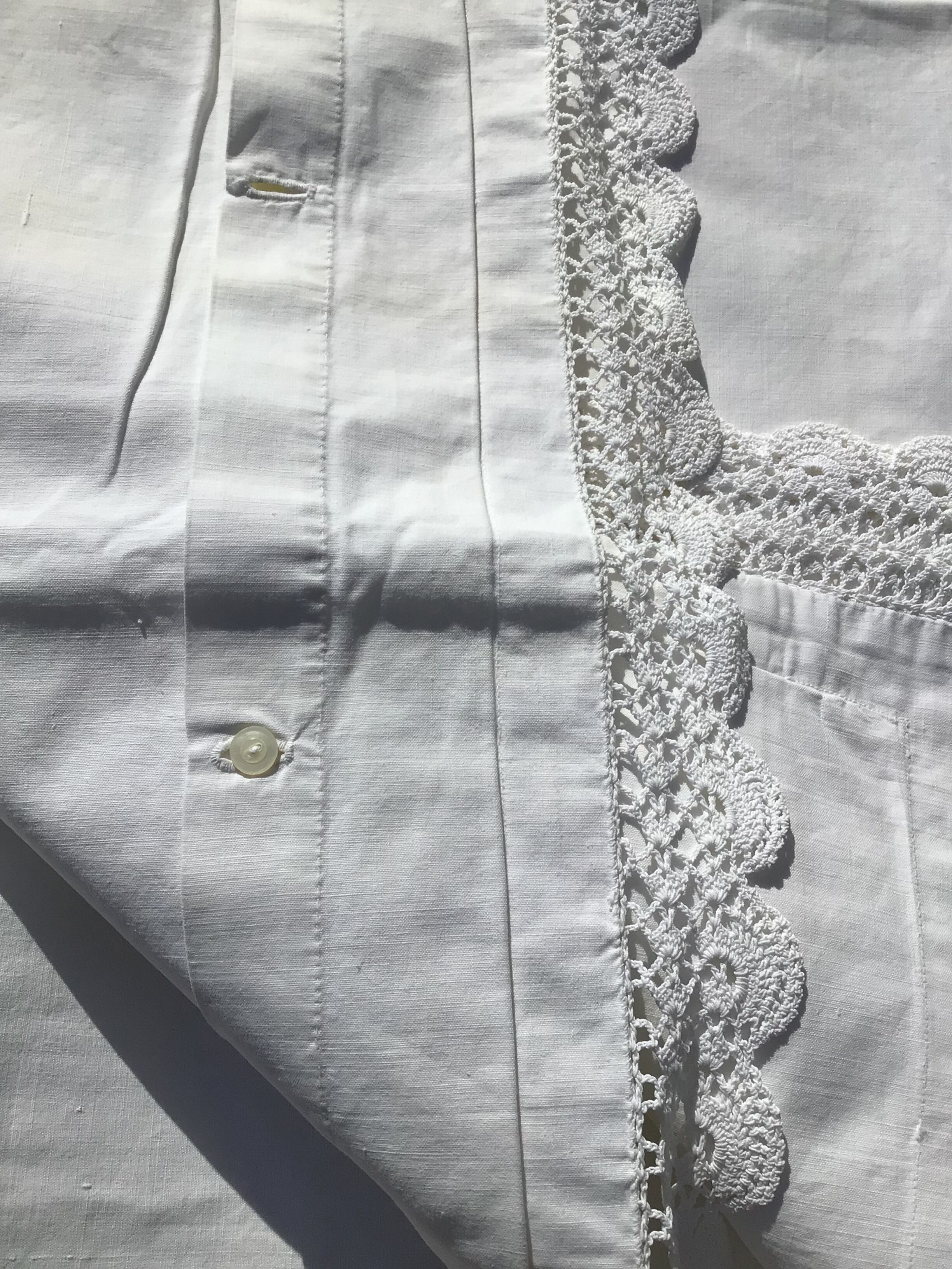 Pair of pillowcases edge hooked hand fine cotton