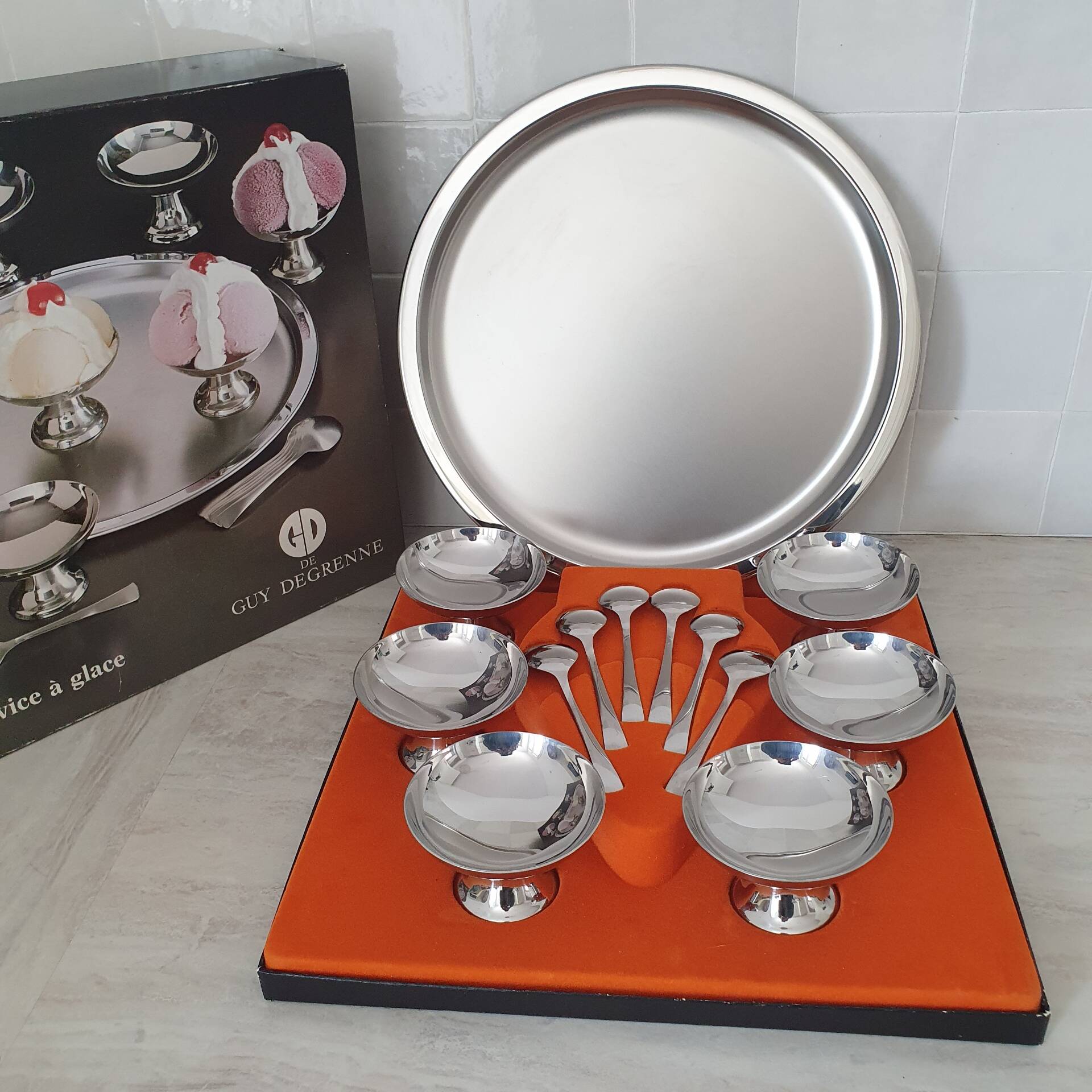 Guy Degrenne / Service en inox massif complet / Coffret coupes cuillèr