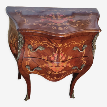 Small inlaid chest of drawers