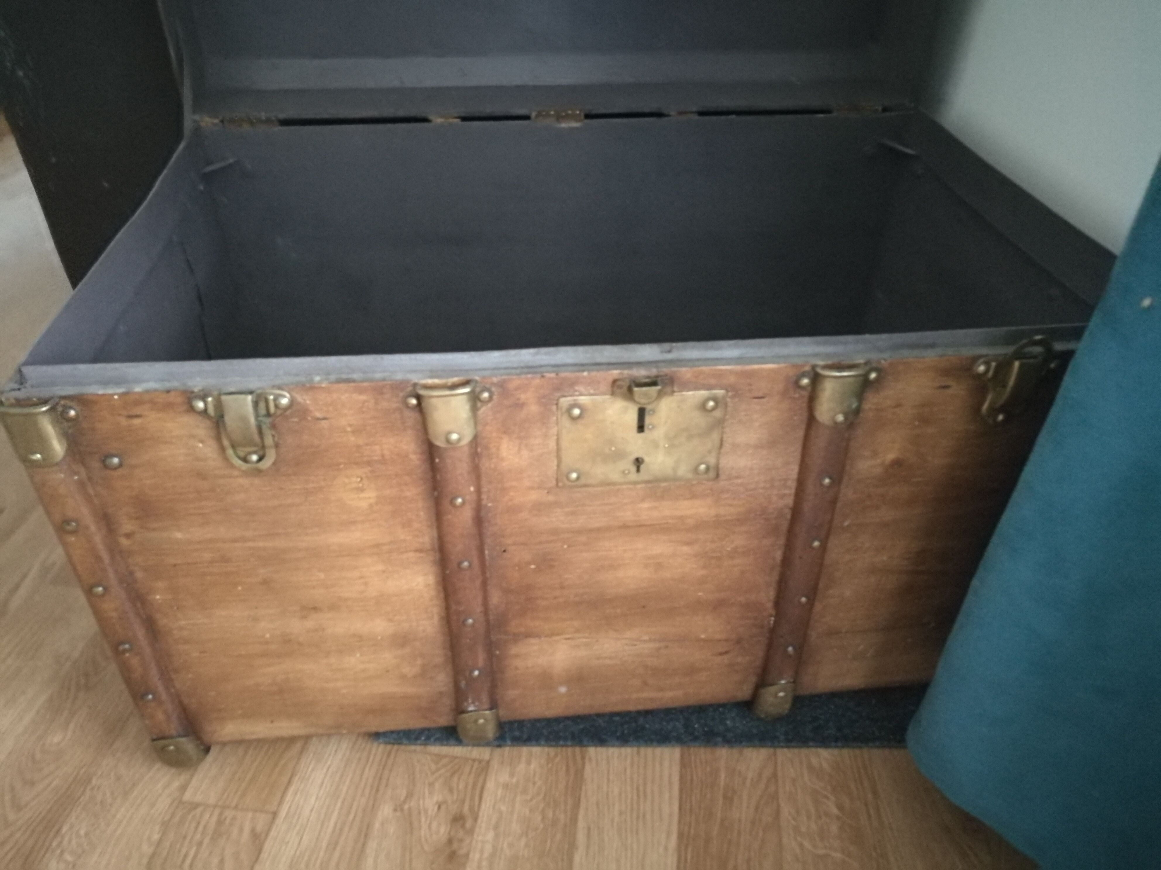 Trunk chest former step by professional