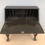 Slope office with asian decorations from the 1950s