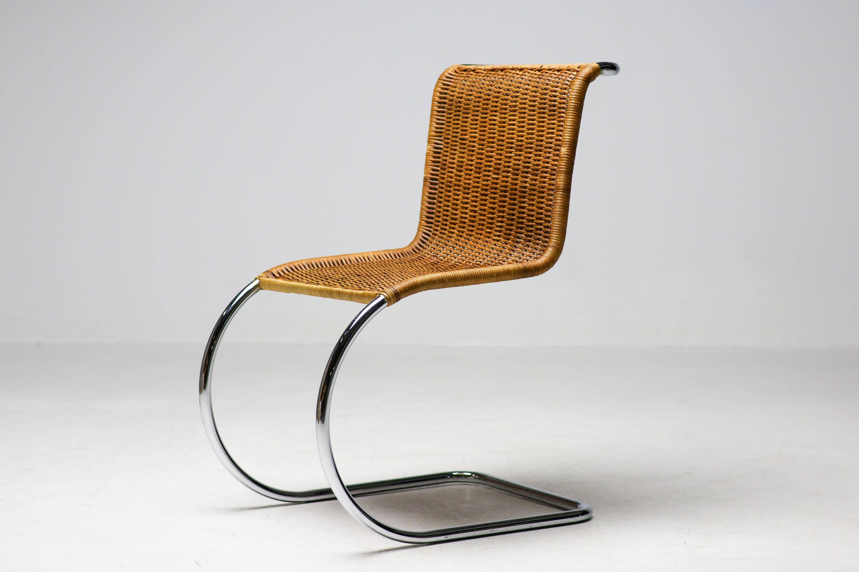 Chaise MR10 de Ludwig Mies van der Rohe, vers 1950