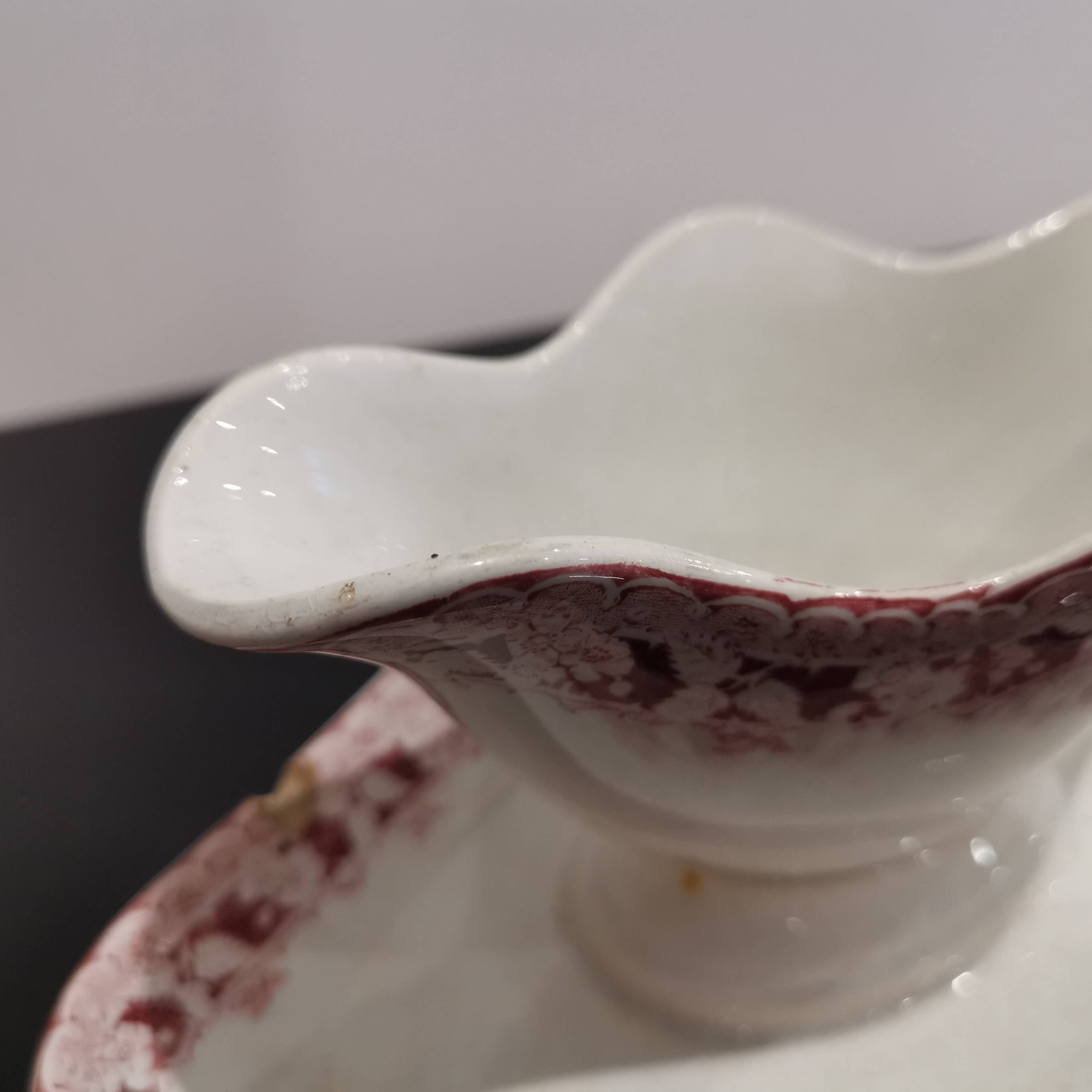 Iron earth gravy boat Moulin des Loups and Hamage Nord, red mulberry