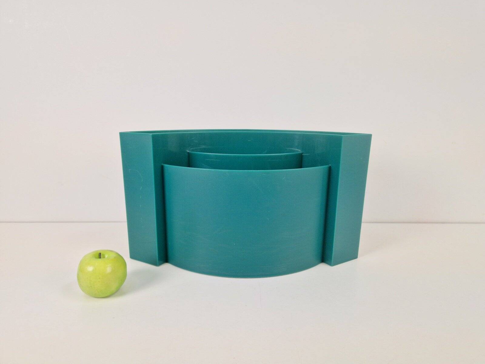 Porte-revues Wave par Hansjerg Maier-Aichen pour Authentics, années 1980.