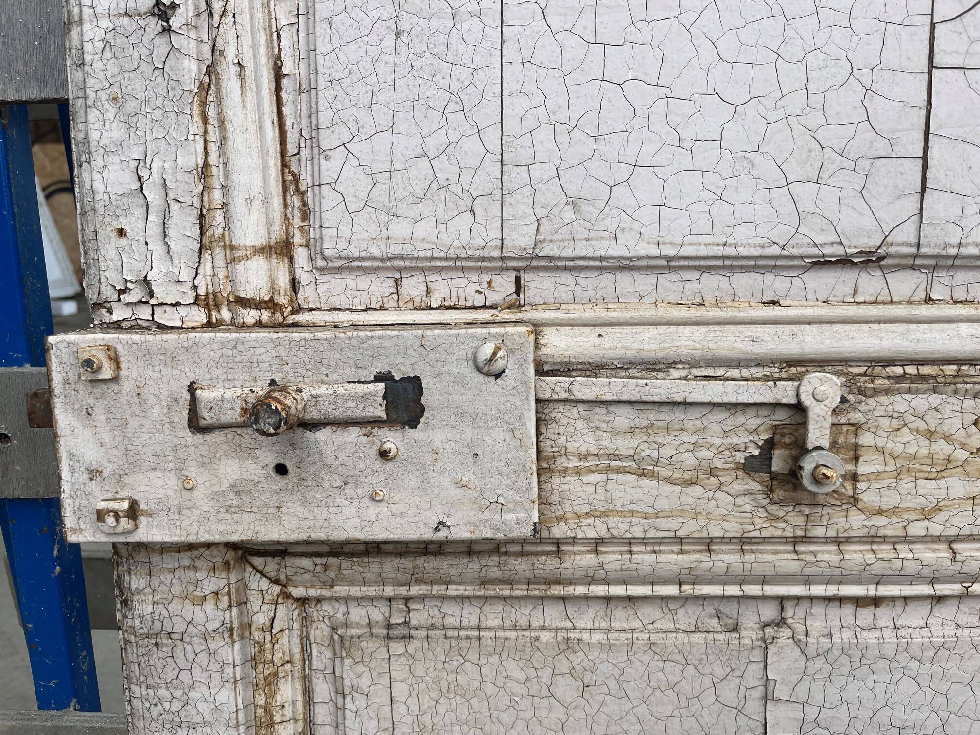 porte ancienne à double face , époque 18e