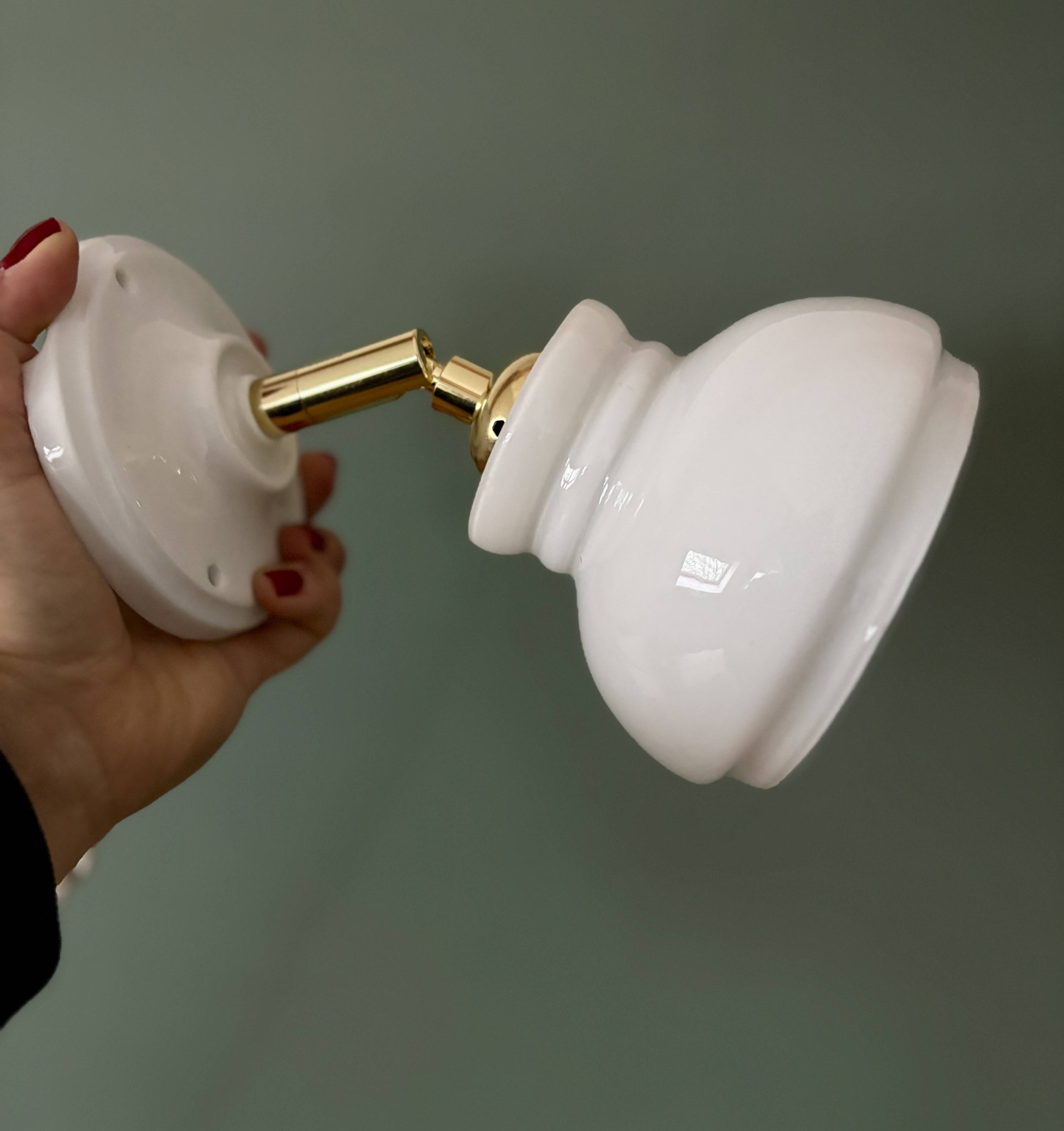 Vintage lampshade in white opaline.