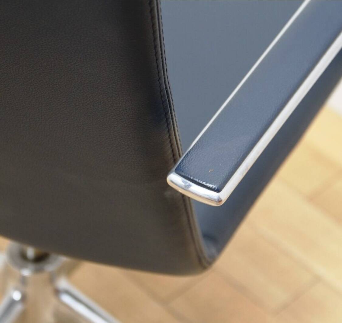 Office chair by Arrows