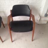 Pair of Chair Arne Vodder model 62 has.