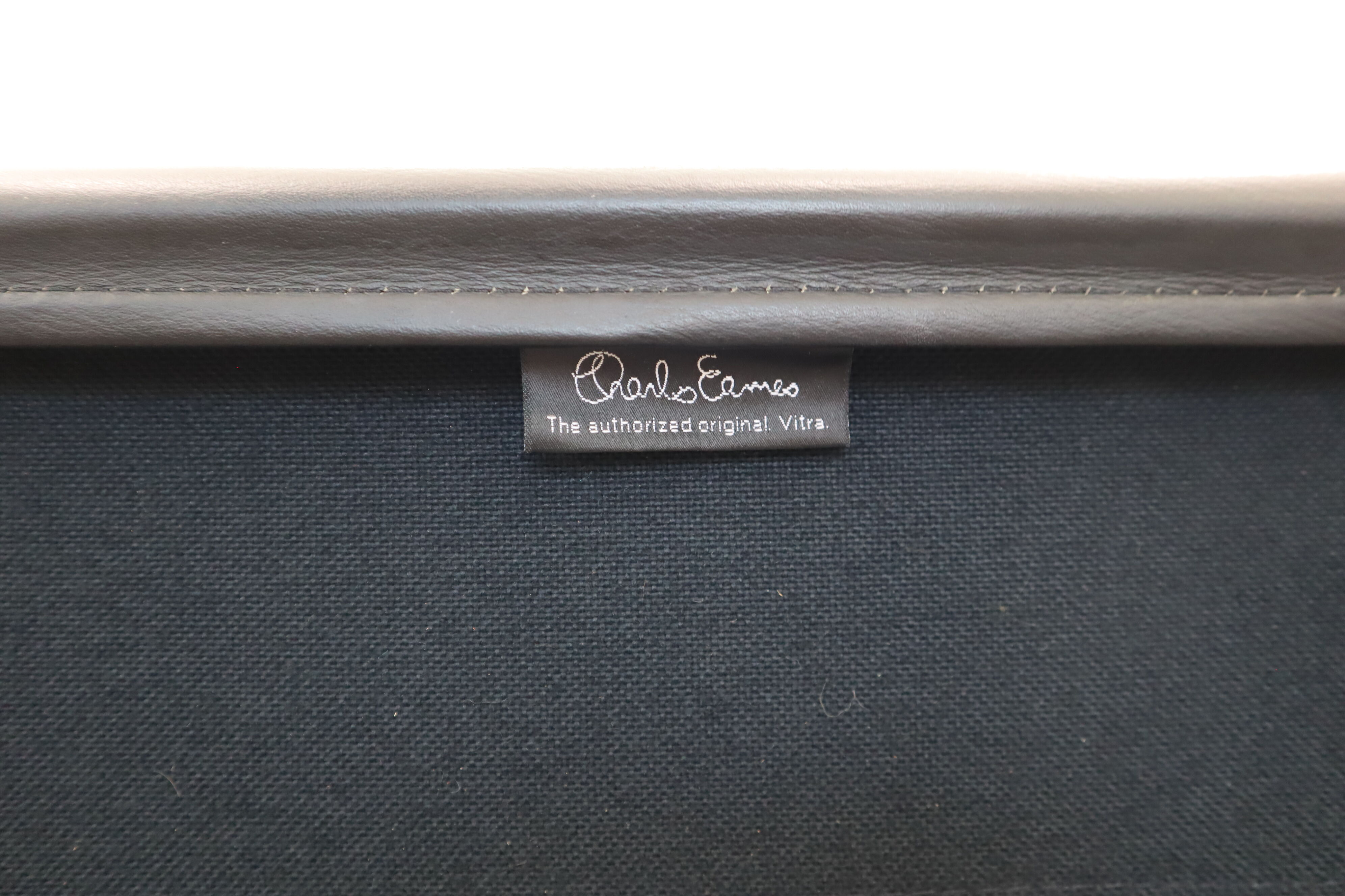 EA 219 swivel armchair by Charles & Ray Eames for Vitra, 1978