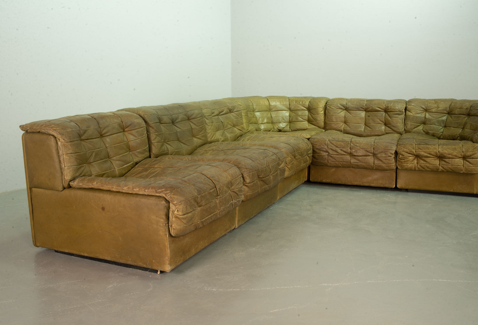 De Sede DS11 Olive Green Patched Leather Modular Sofa, 6 Elements. 1970s
