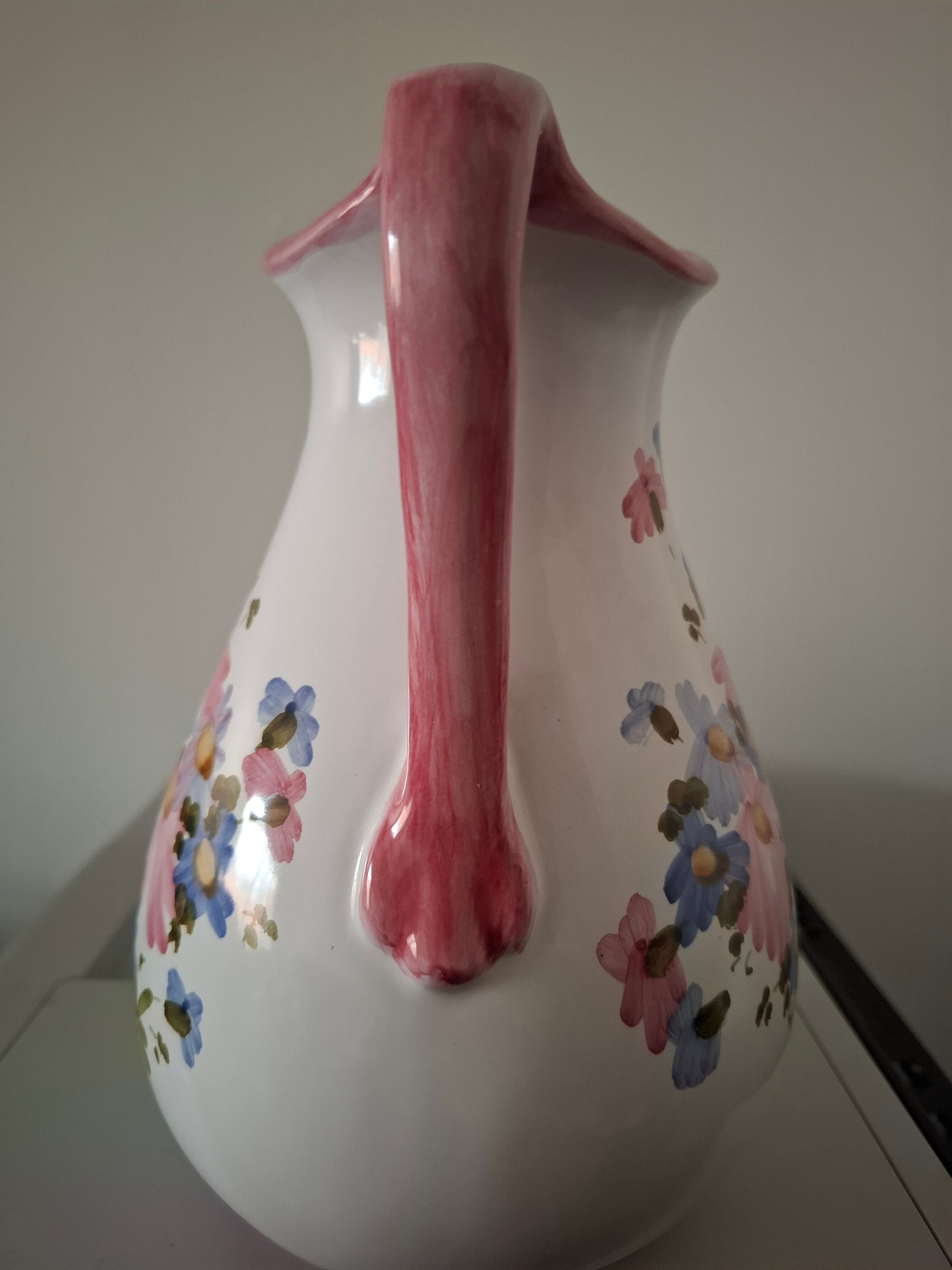 Jug or printed pitcher signed Hoyle