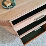 Raw and renovated art deco commodity