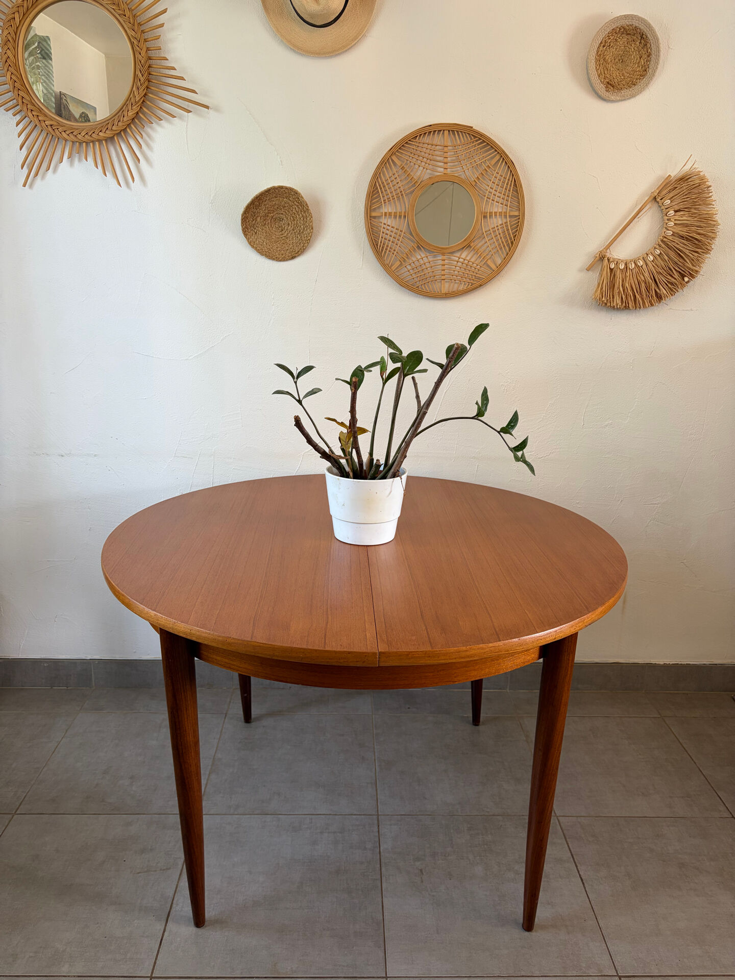 Table ronde scandinave extensible en teck