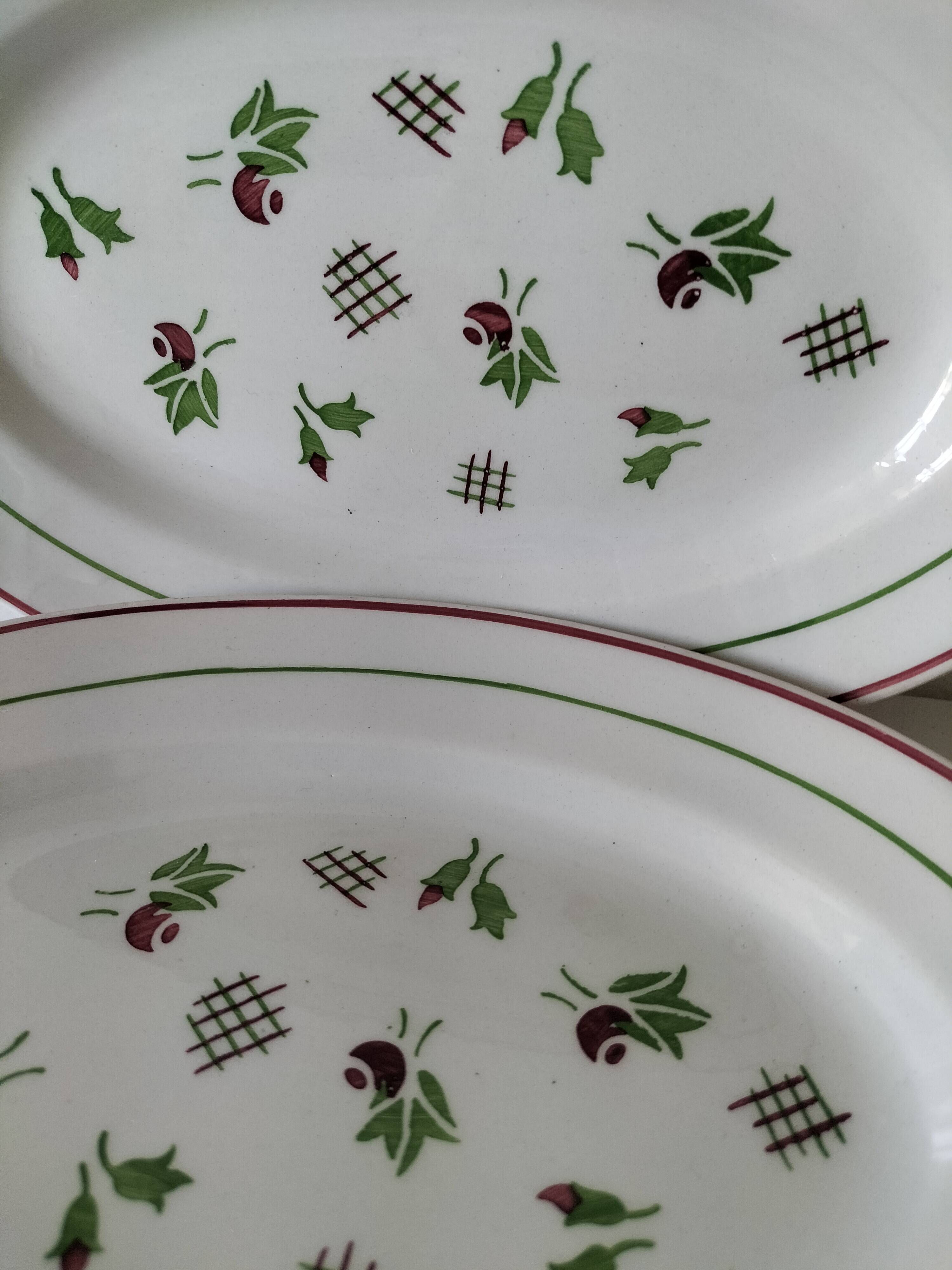 Pair of ironstone bowls – stylized flowers from the 50s