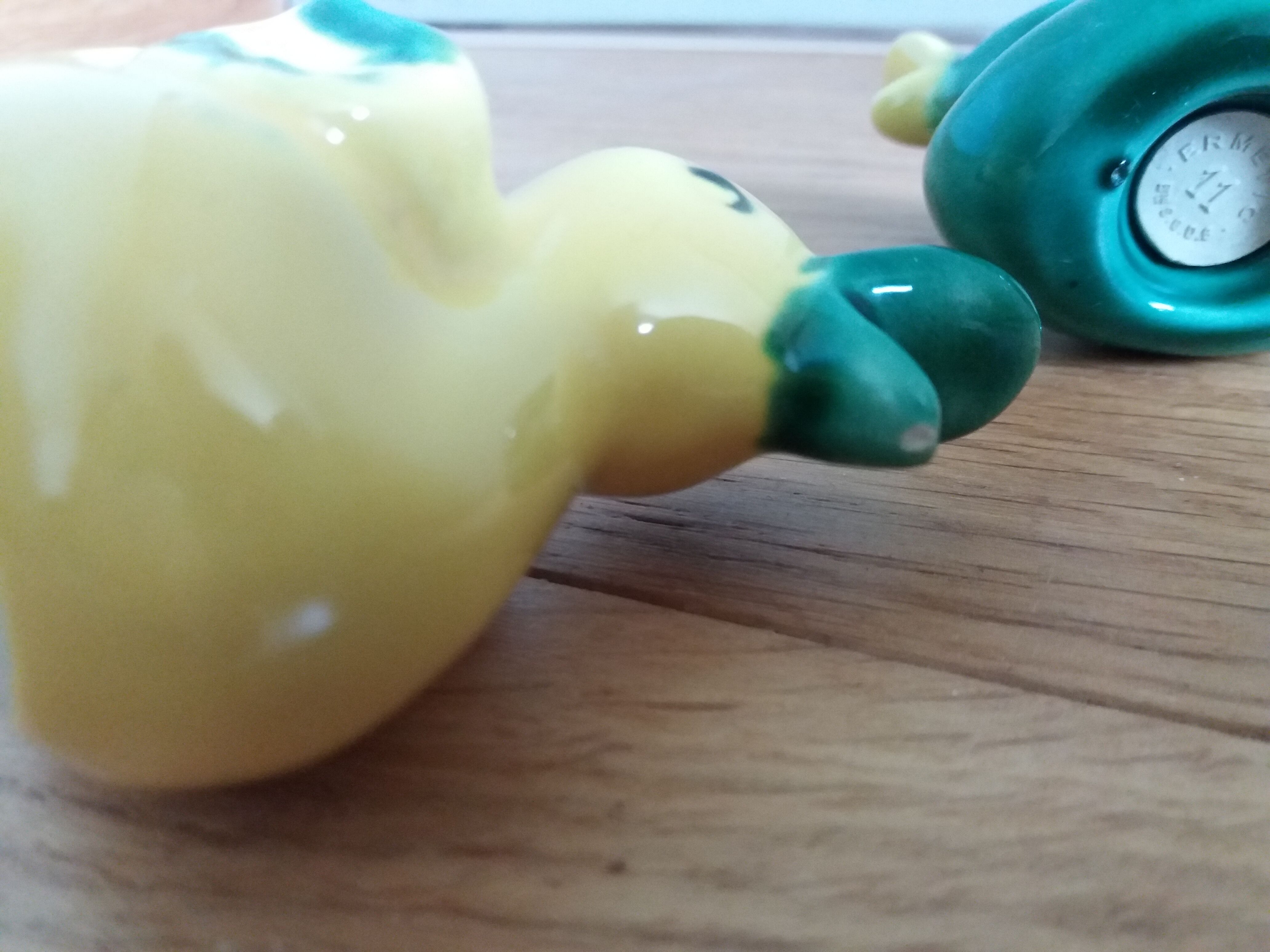 Slurry pepper shaker duck