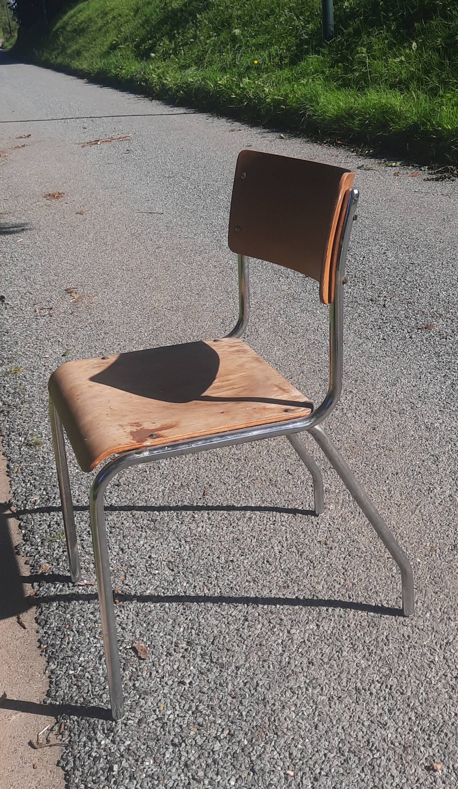 Vintage chair made of tube and wood