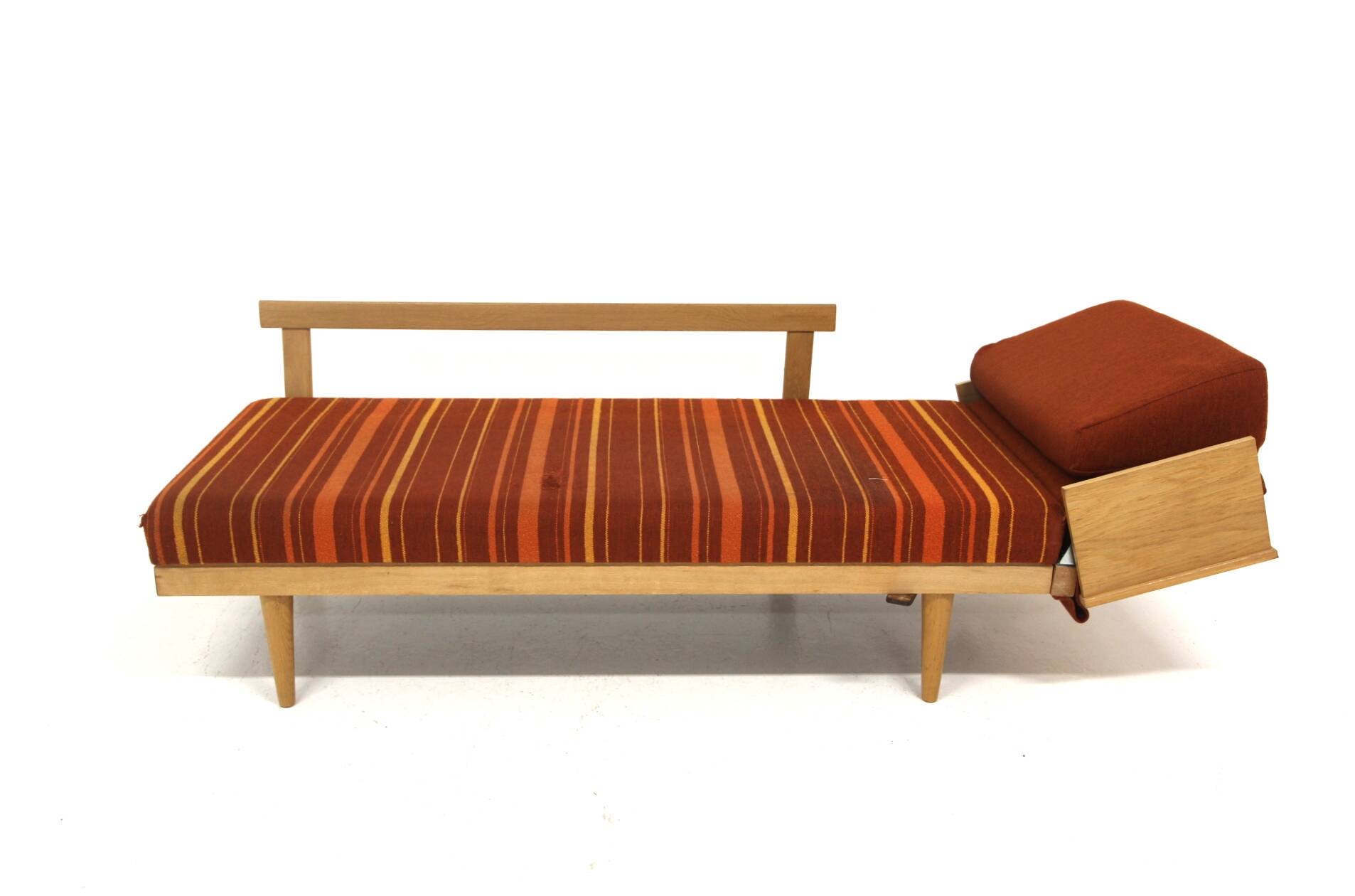 Set of 2 "Svane" daybeds, Ingmar Relling, Ekornes, Norway, 1960.