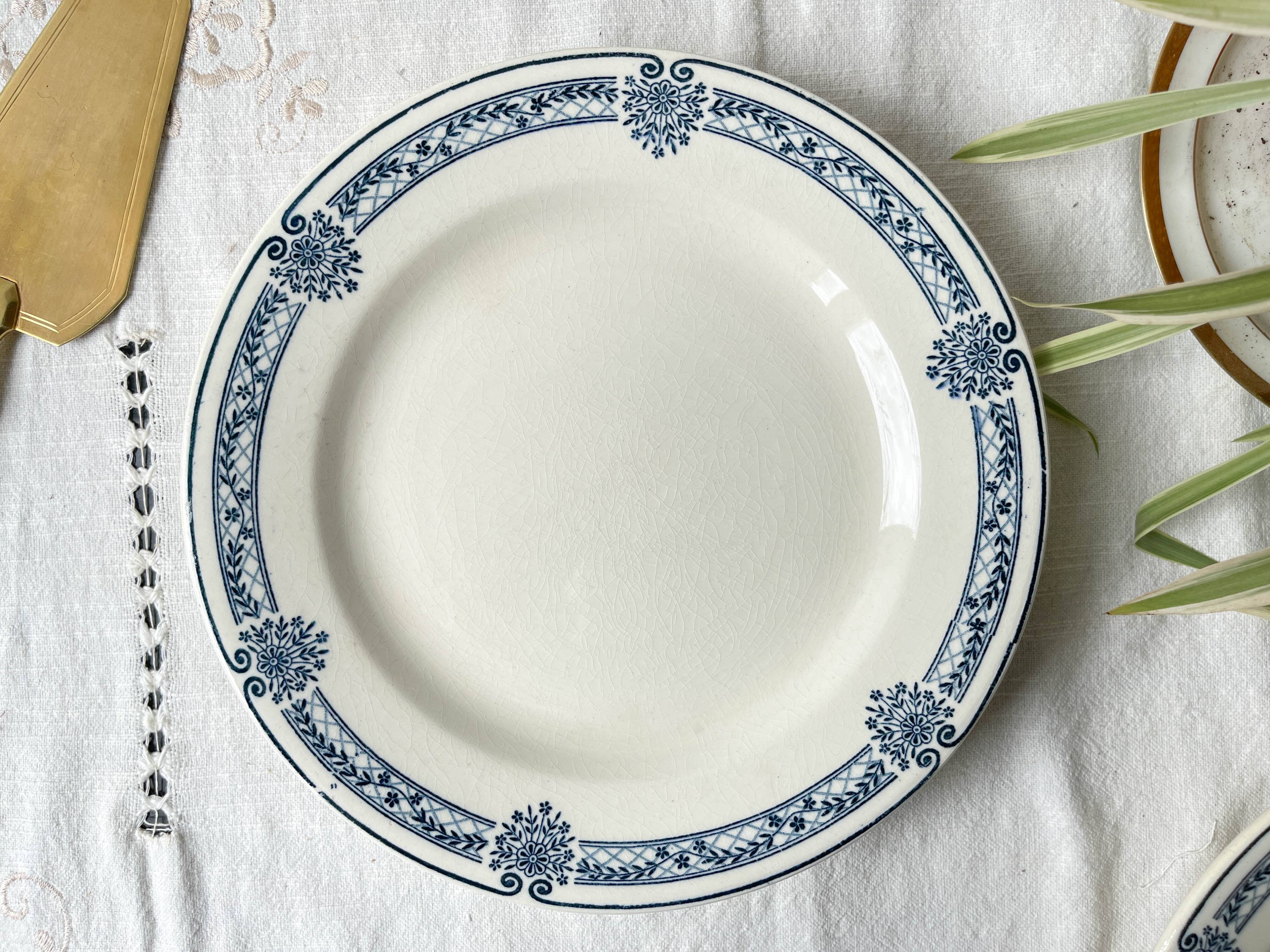 Vintage pedestal dish Blue iron earth Salins model Arbois Ennege