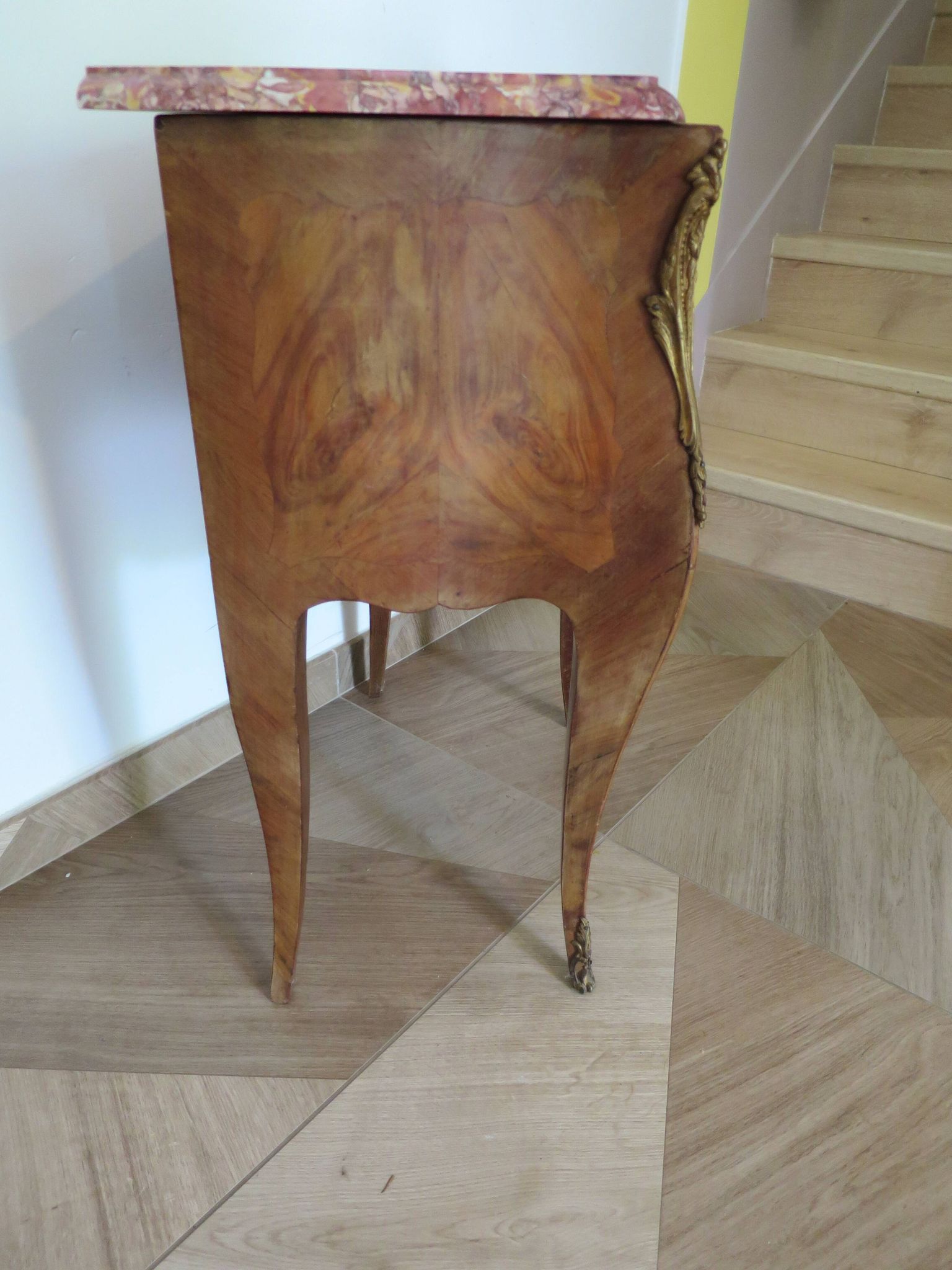 Paire de 2 chevets-louis xv-marqueterie-2 tiroirs-marbre rose