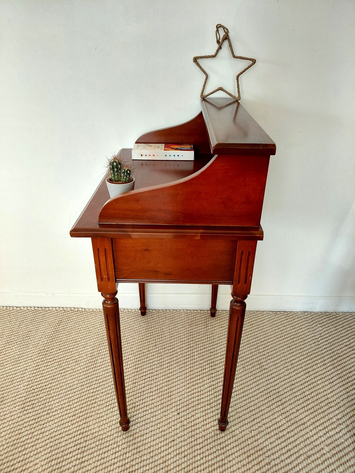 Bureau Bonheur du Jour in Louis XVI style - Cherry wood and Brass - NF P label.