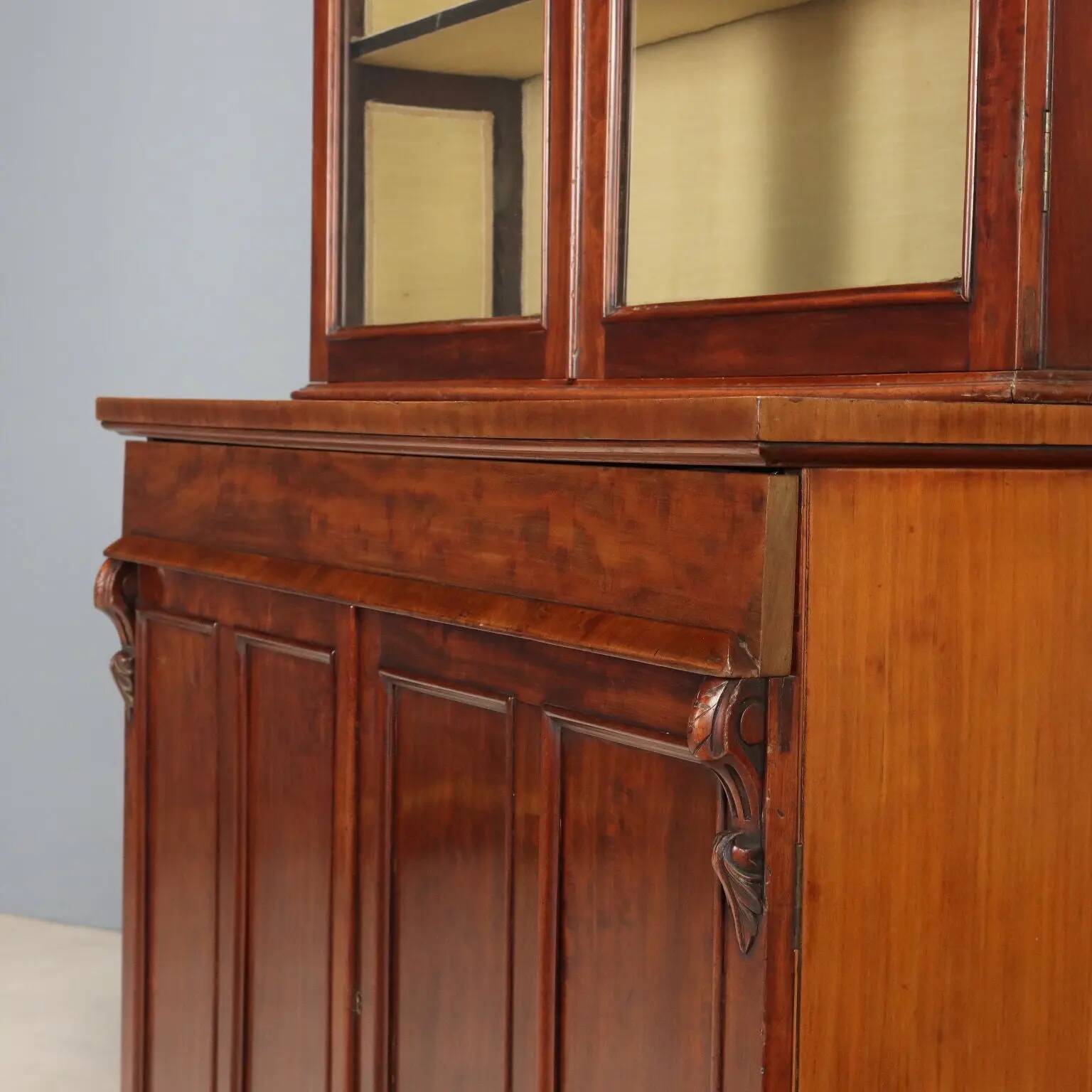 Louis-Philippe antique mahogany buffet, United Kingdom, 19th century.