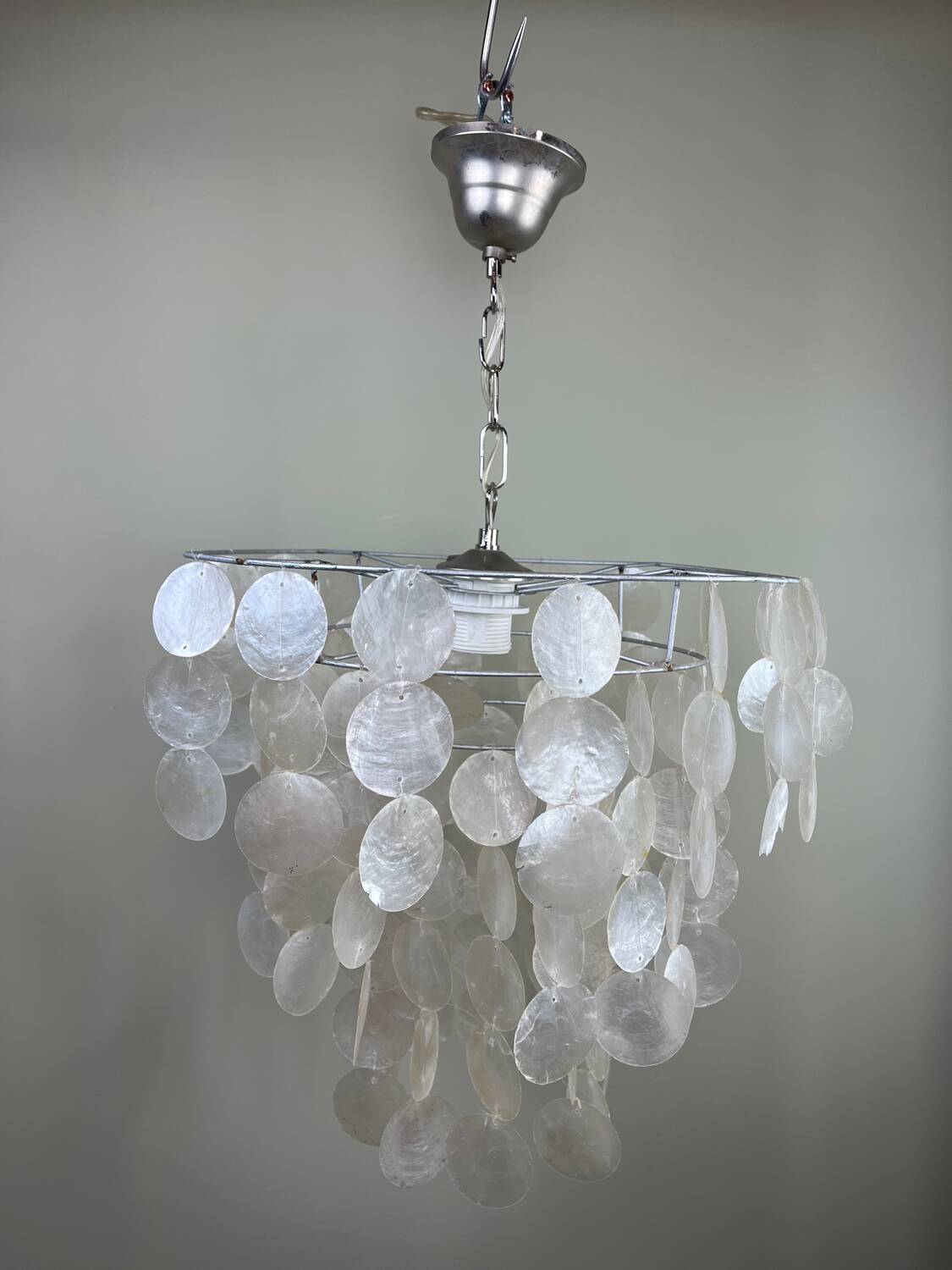 Suspension mother-of-pearl beads