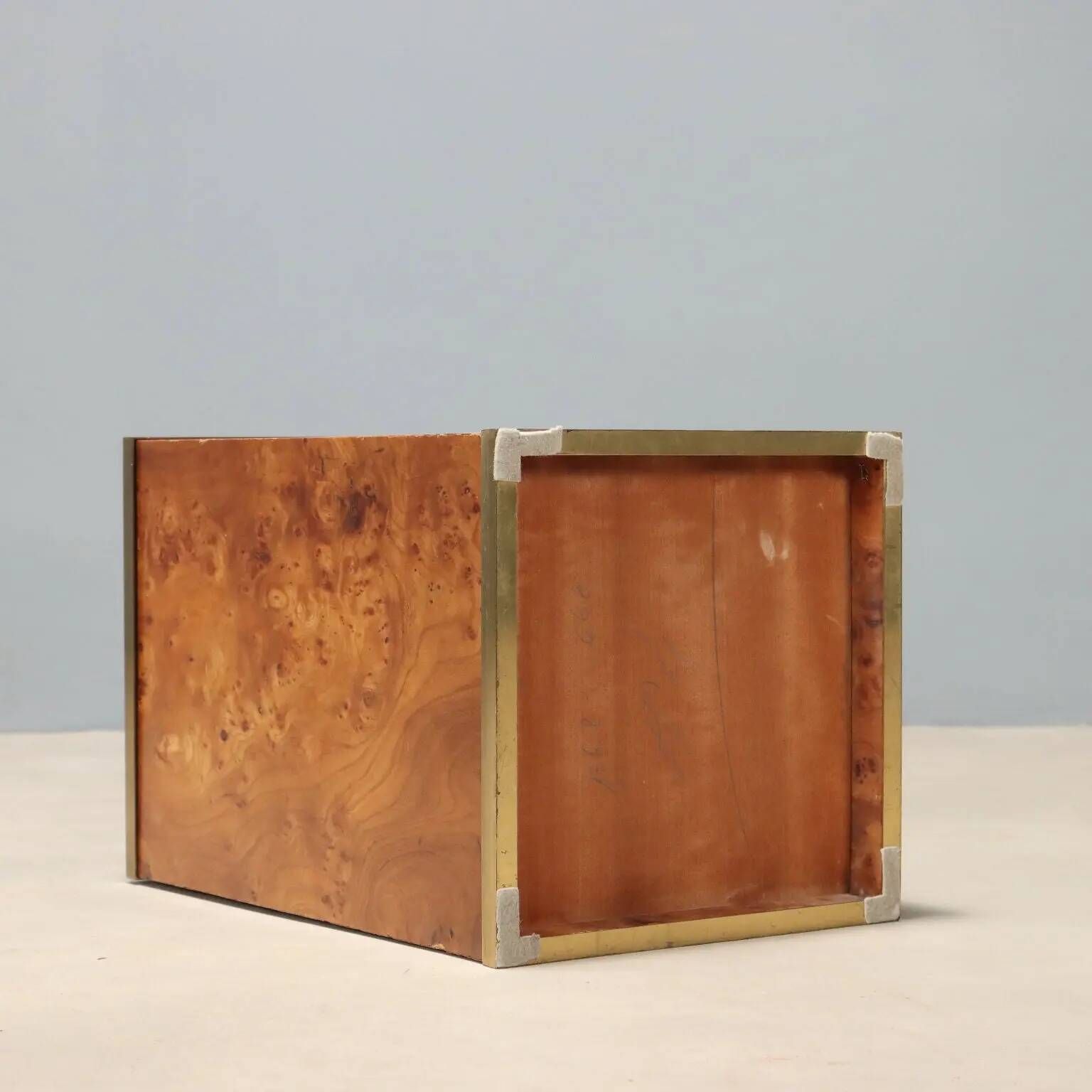 Vintage umbrella stand in burl wood and brass, Italy, 1970s-1980s.