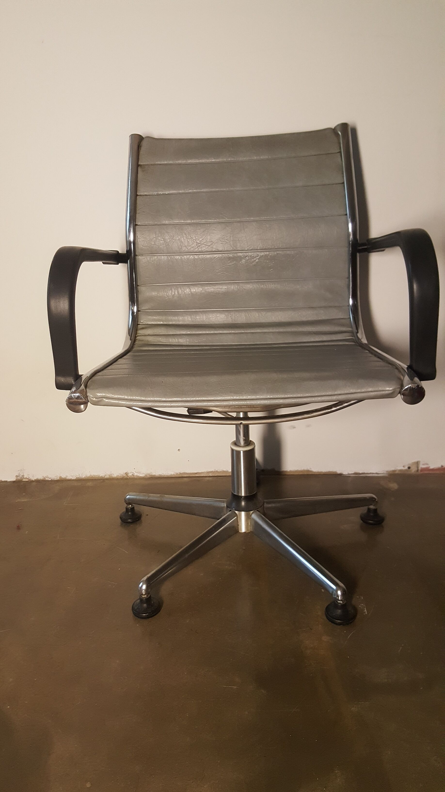 Office chair 70