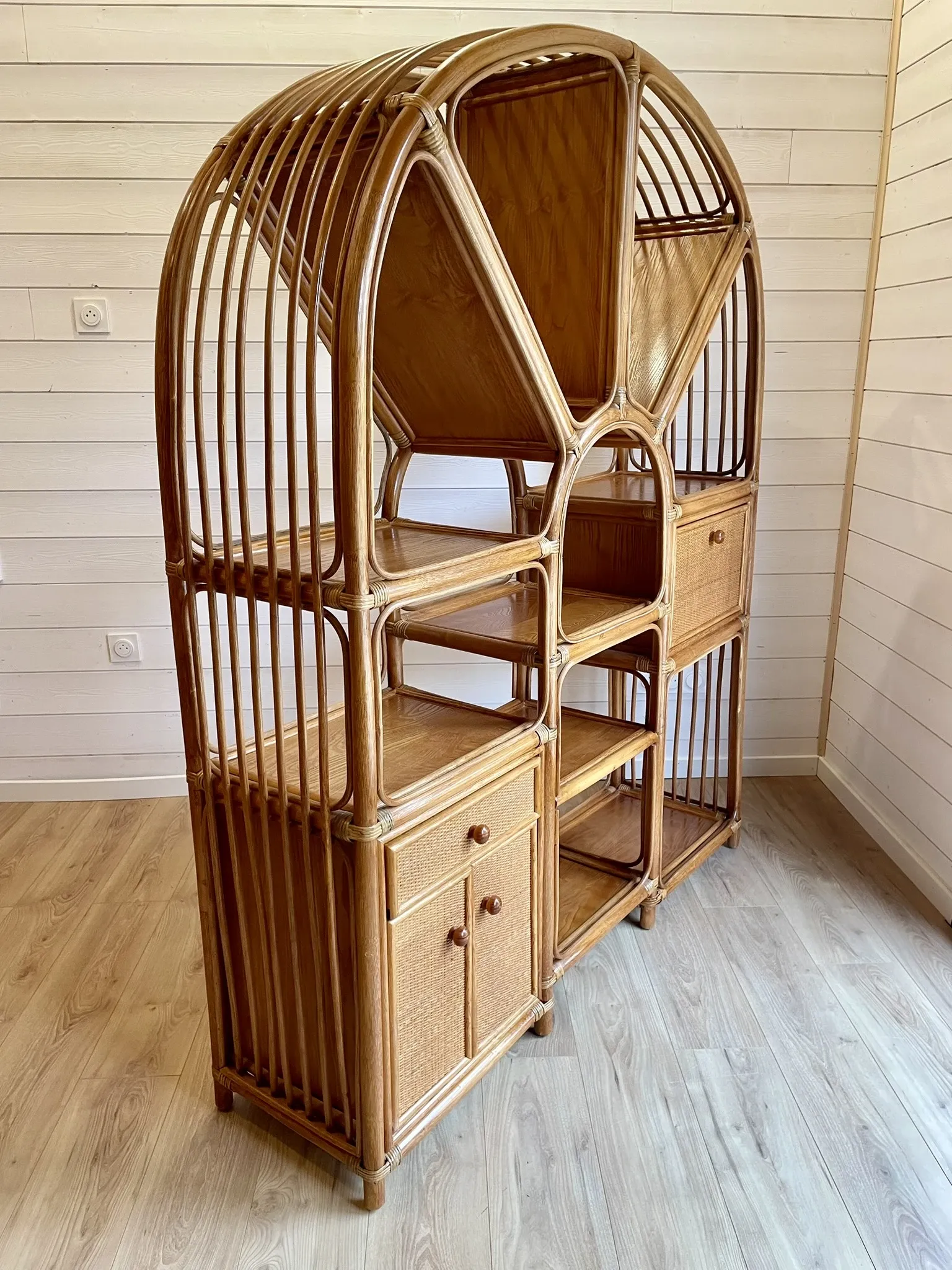 Large arch bookshelf "Pacific Rattan" sun cane bohemian chic