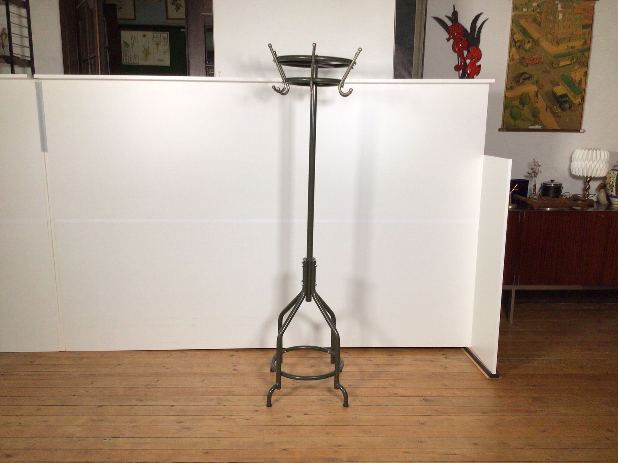 Standing coat rack