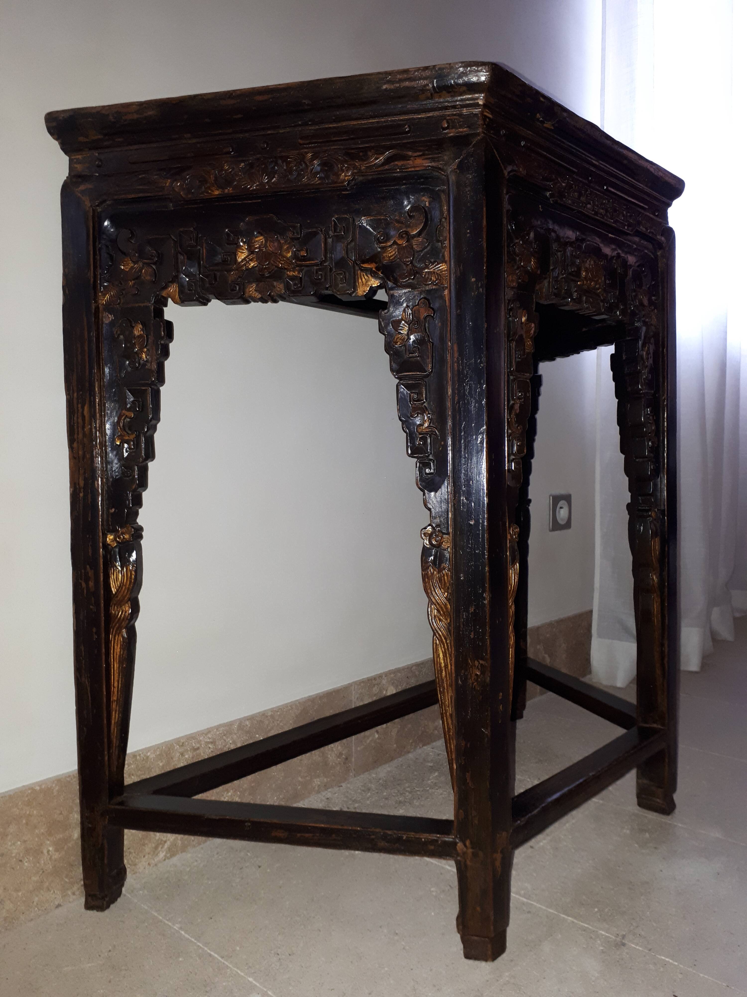 Antique Chinese lacquered wood console, China Qing Dynasty