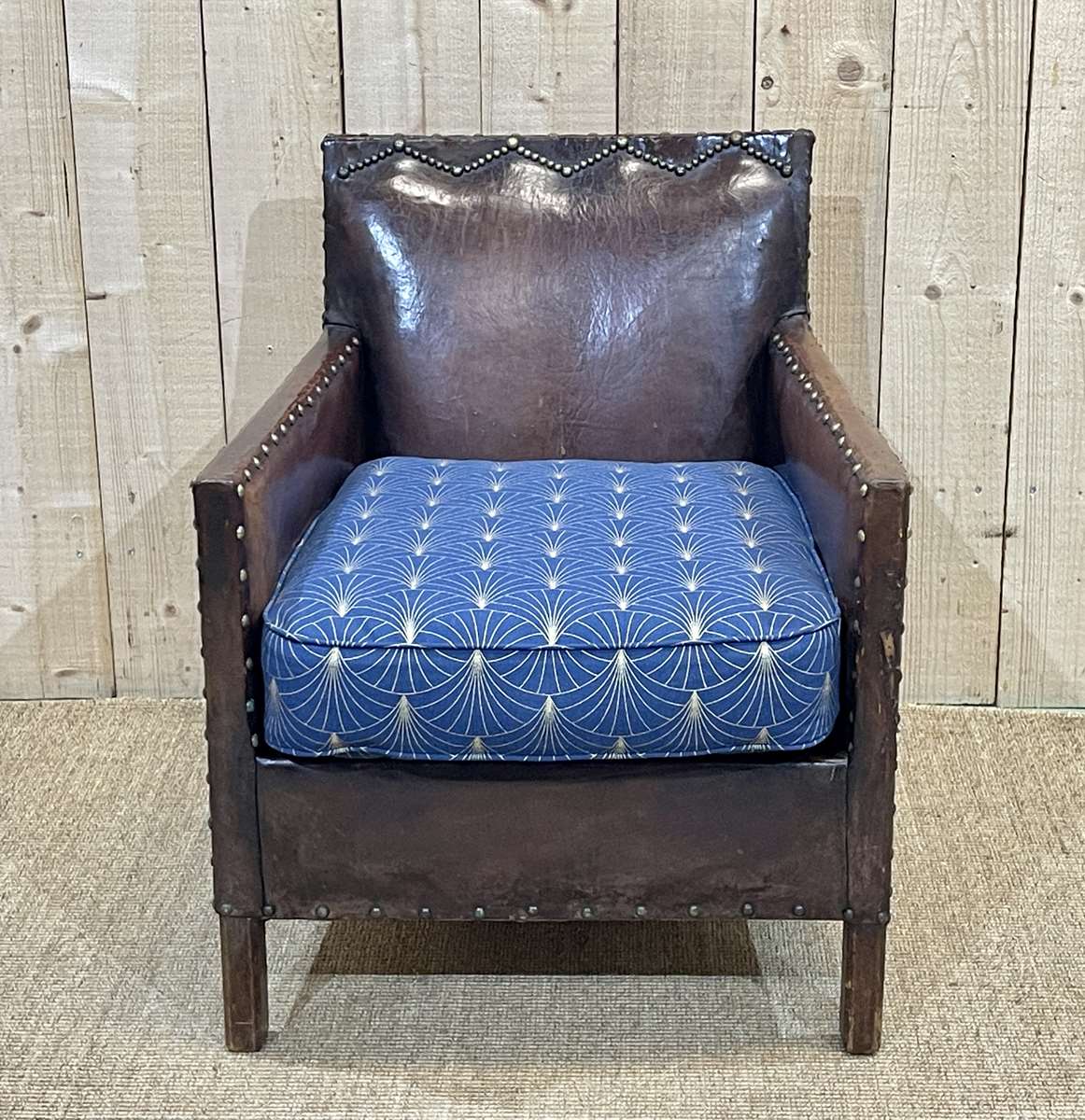Club armchair art deco era leather and fabric cushion