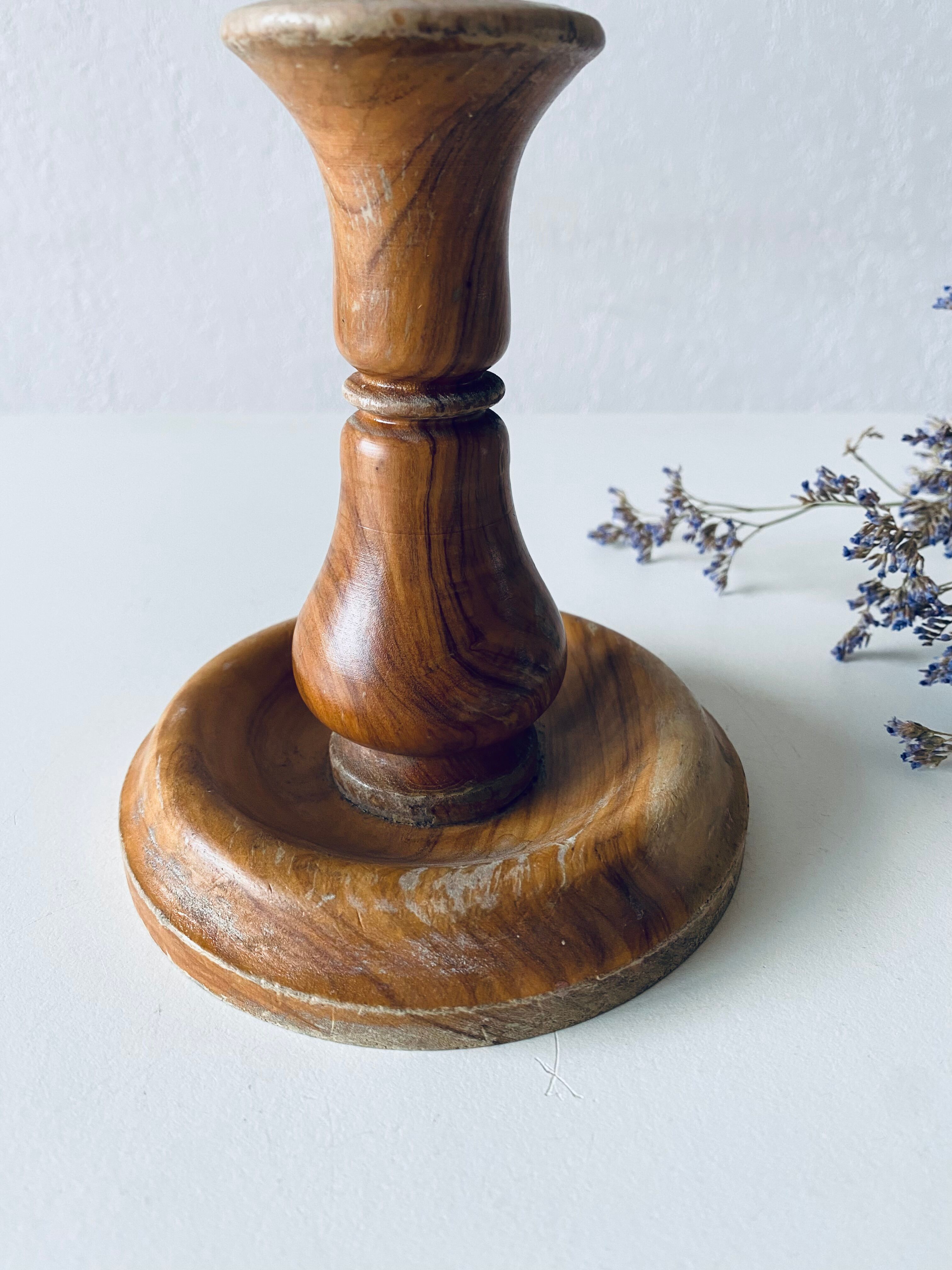 Bougeoir ancien en bois
