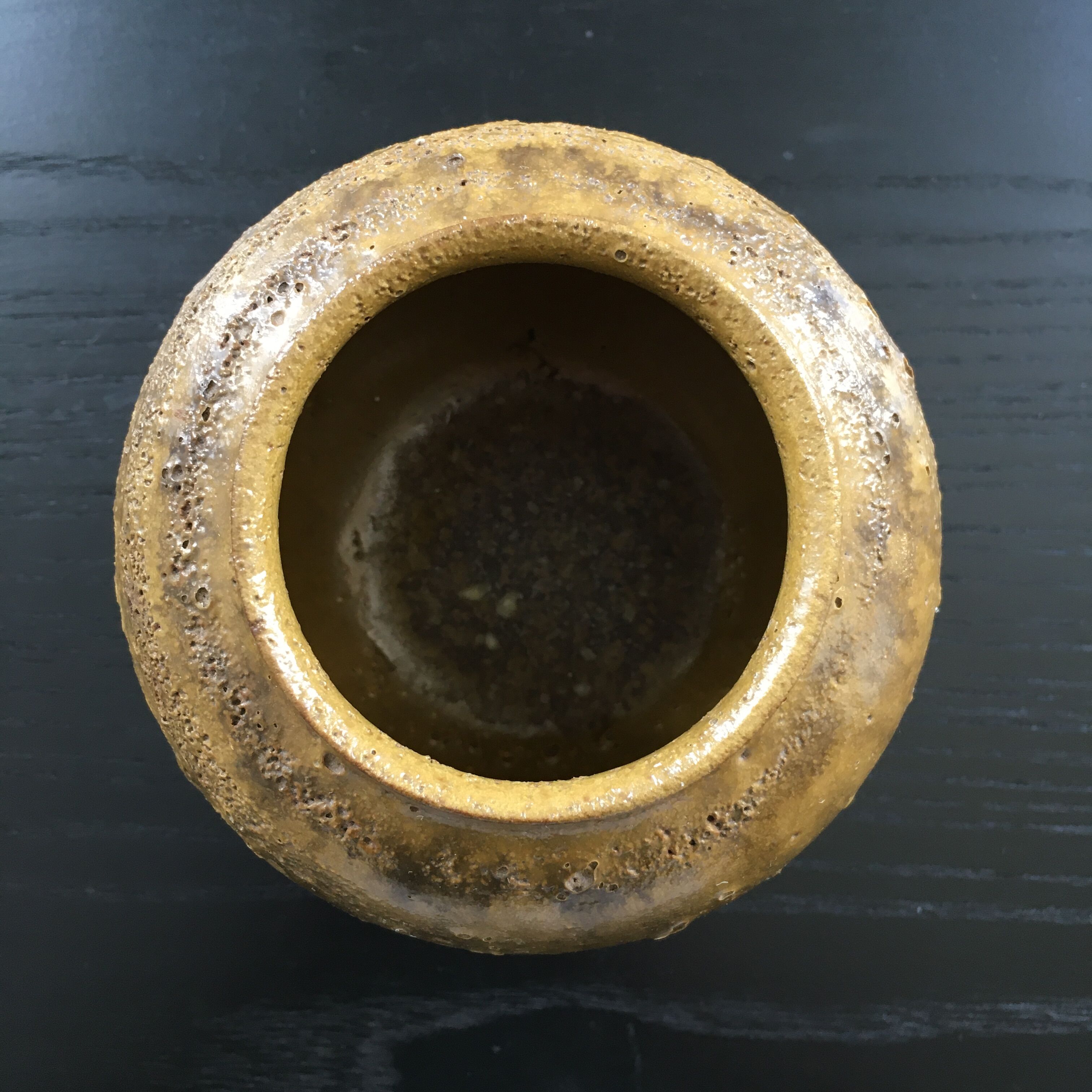 Relief crater ball vase