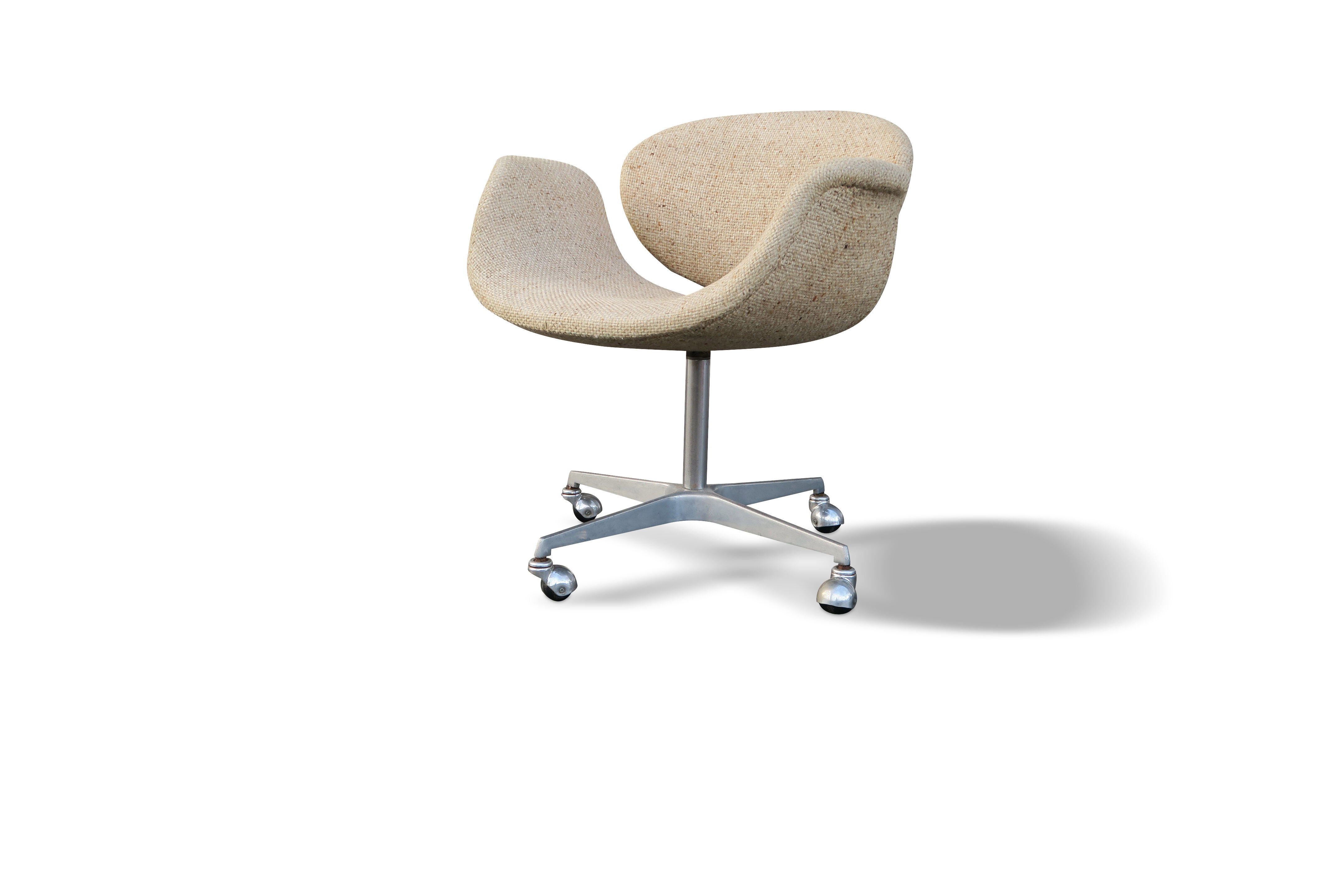 Armchair with wheels "Little Tulip" Pierre Paulin for Artifort