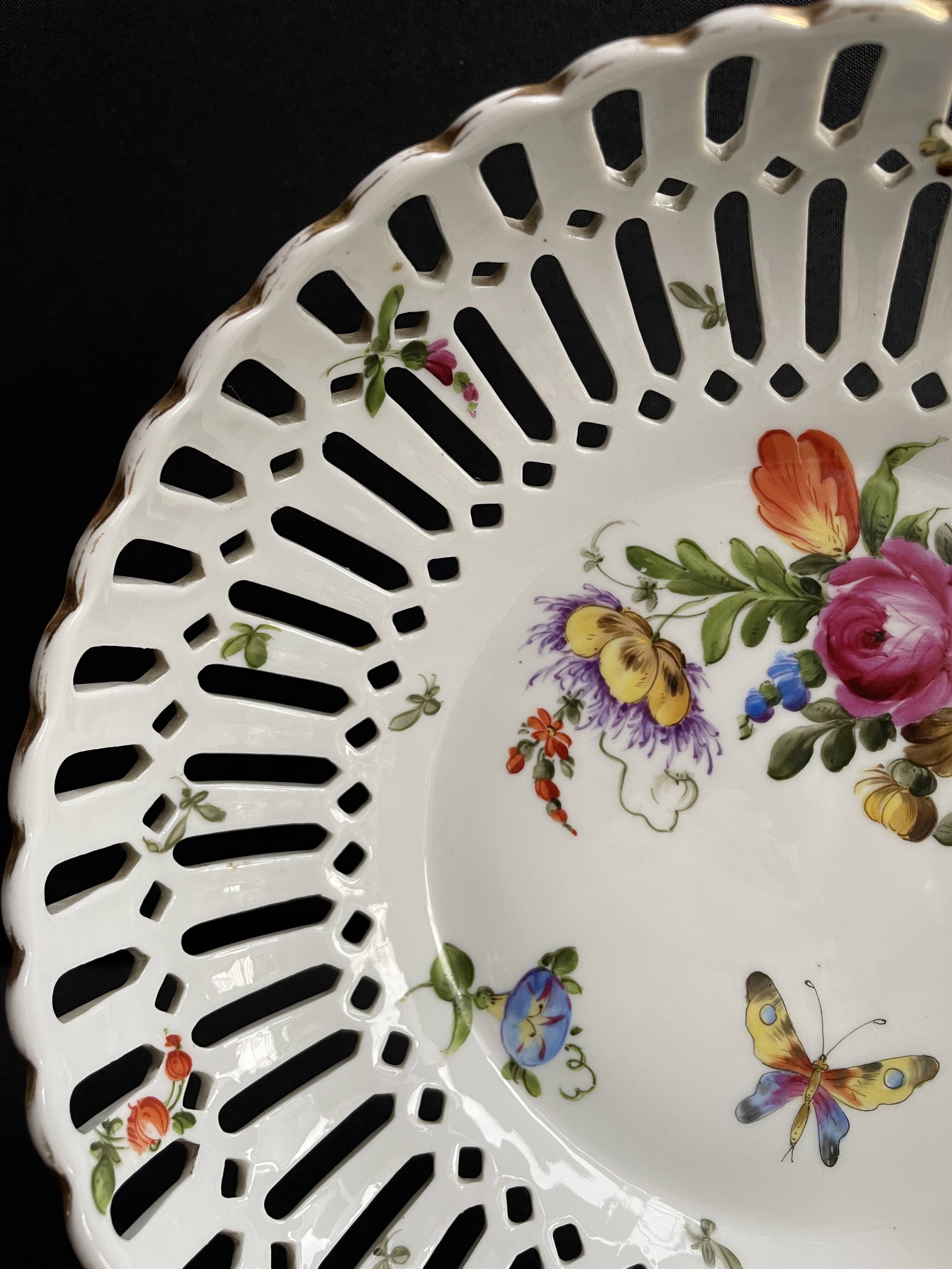 Openwork porcelain bowl with hand decoration – Von Schierholz manufactory in Plaue