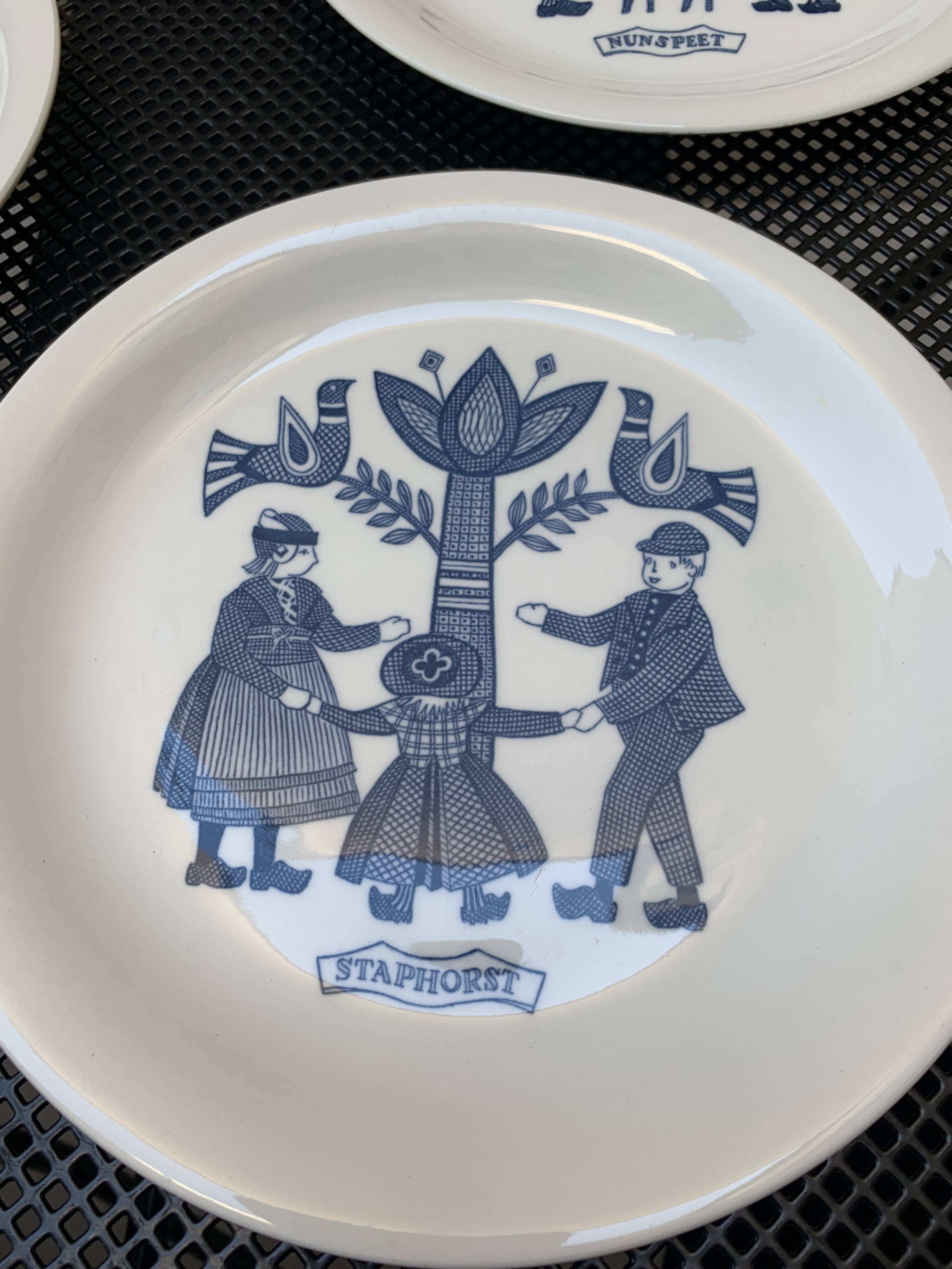 Set of five royal sphinx dessert plates Maastricht 1960s