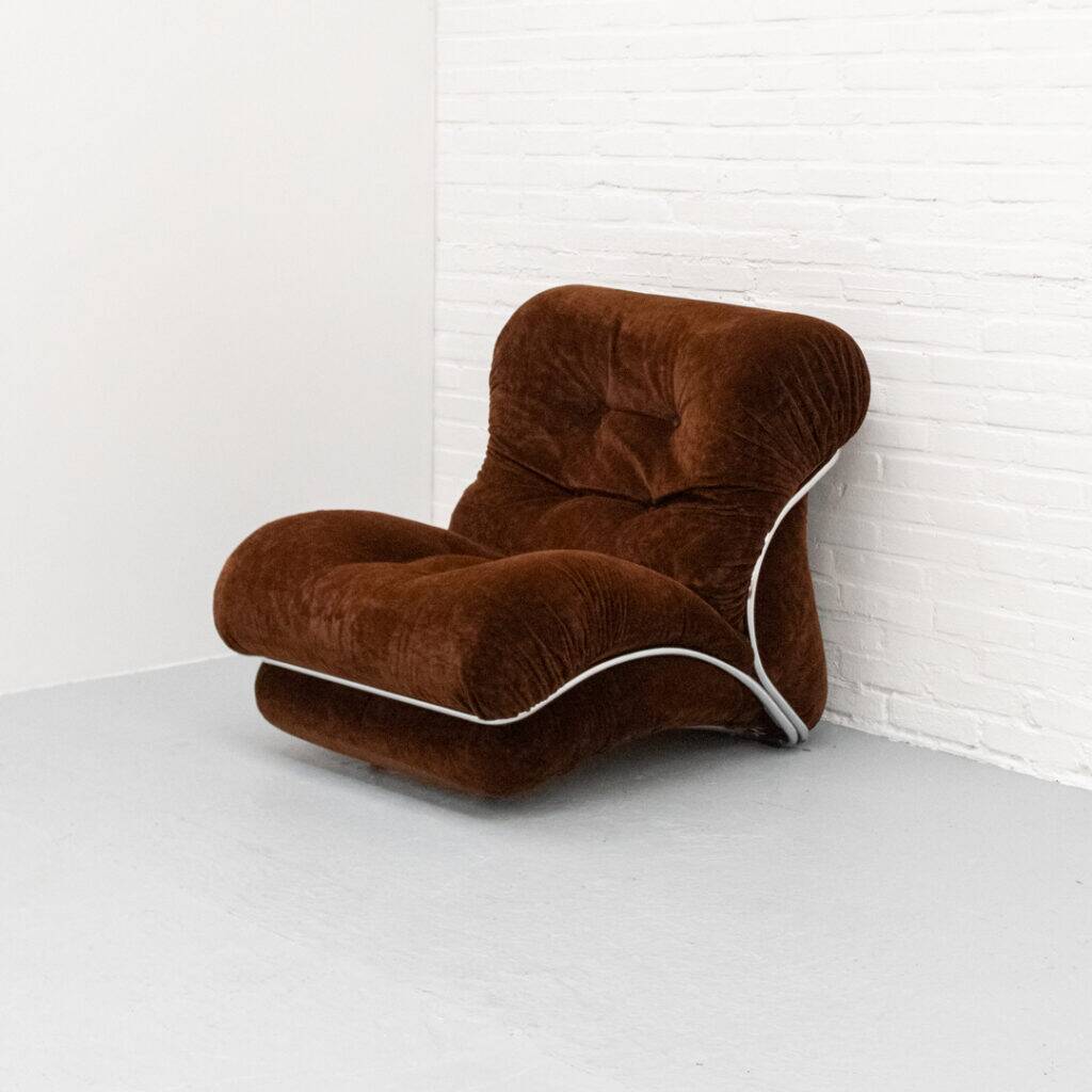 Italian Corolla Lounge Chair by I.P.E 1970s