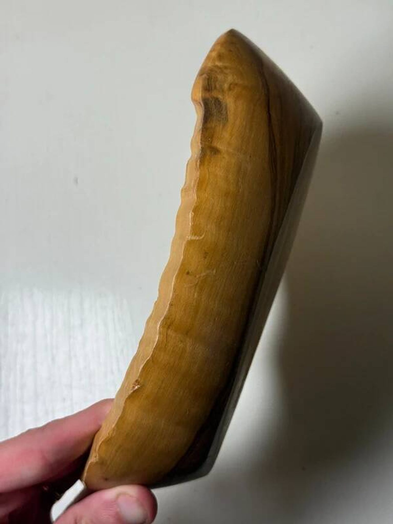 Handcrafted solid olive wood bowl 20 cm – Organic freeform shape