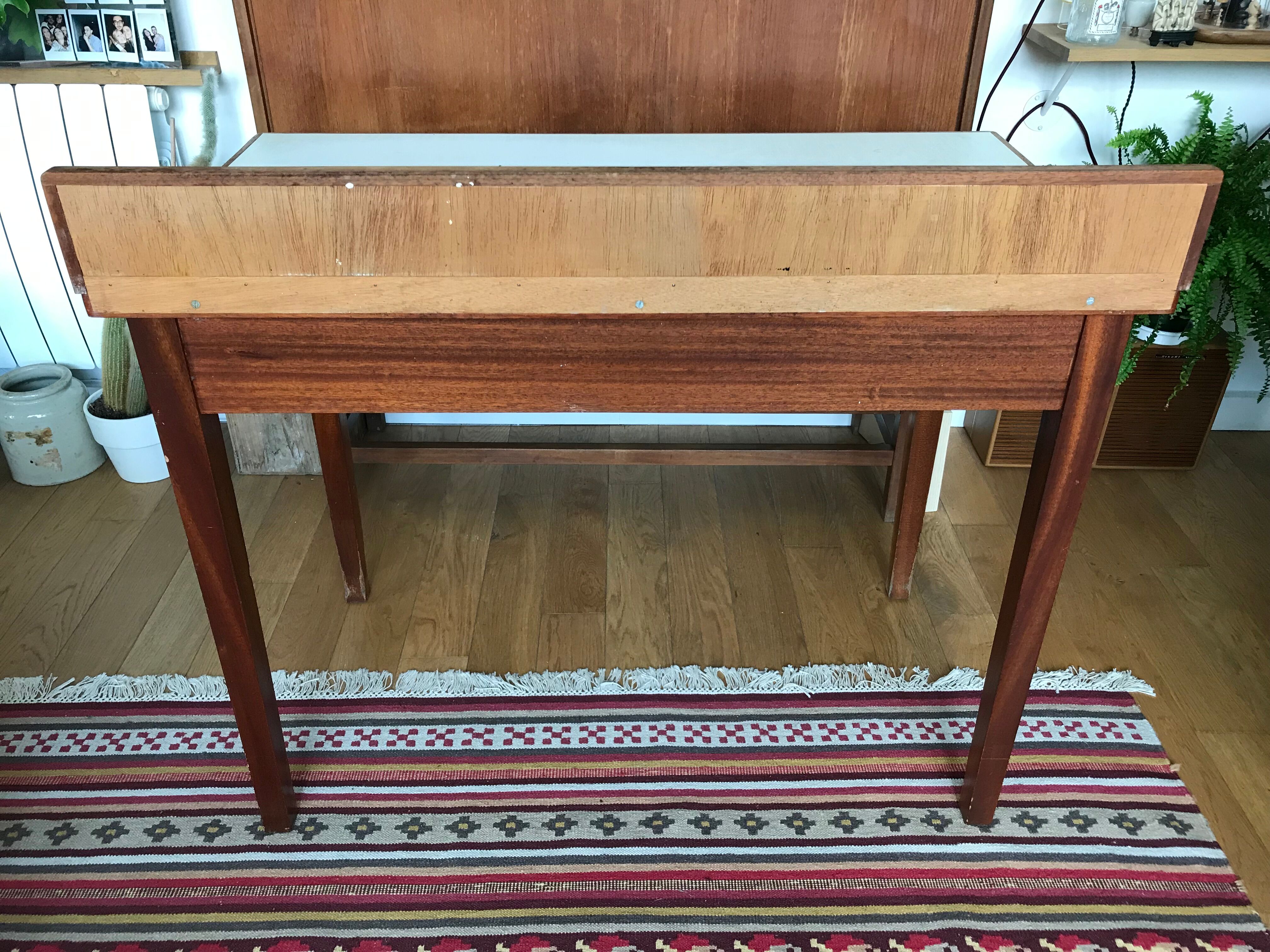 Farm table