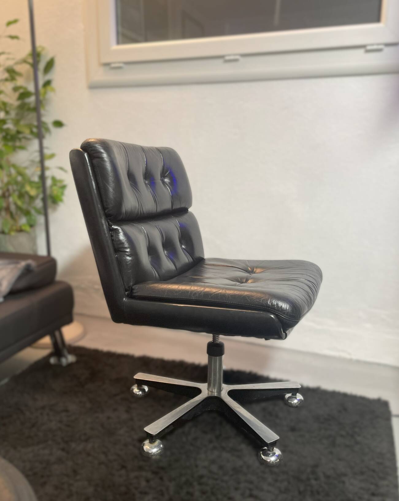 Cofemo leather armchair