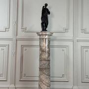Colonne en albâtre, vers 1880