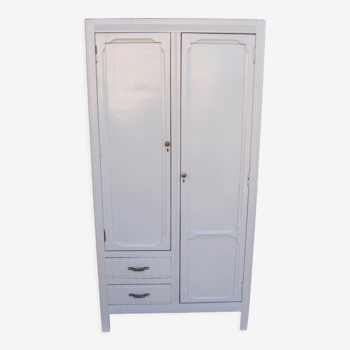 Armoire parisienne