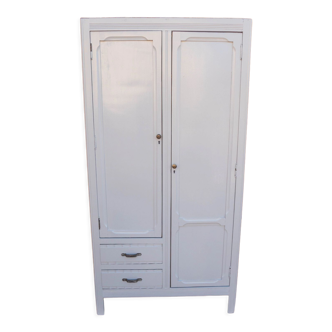Armoire parisienne