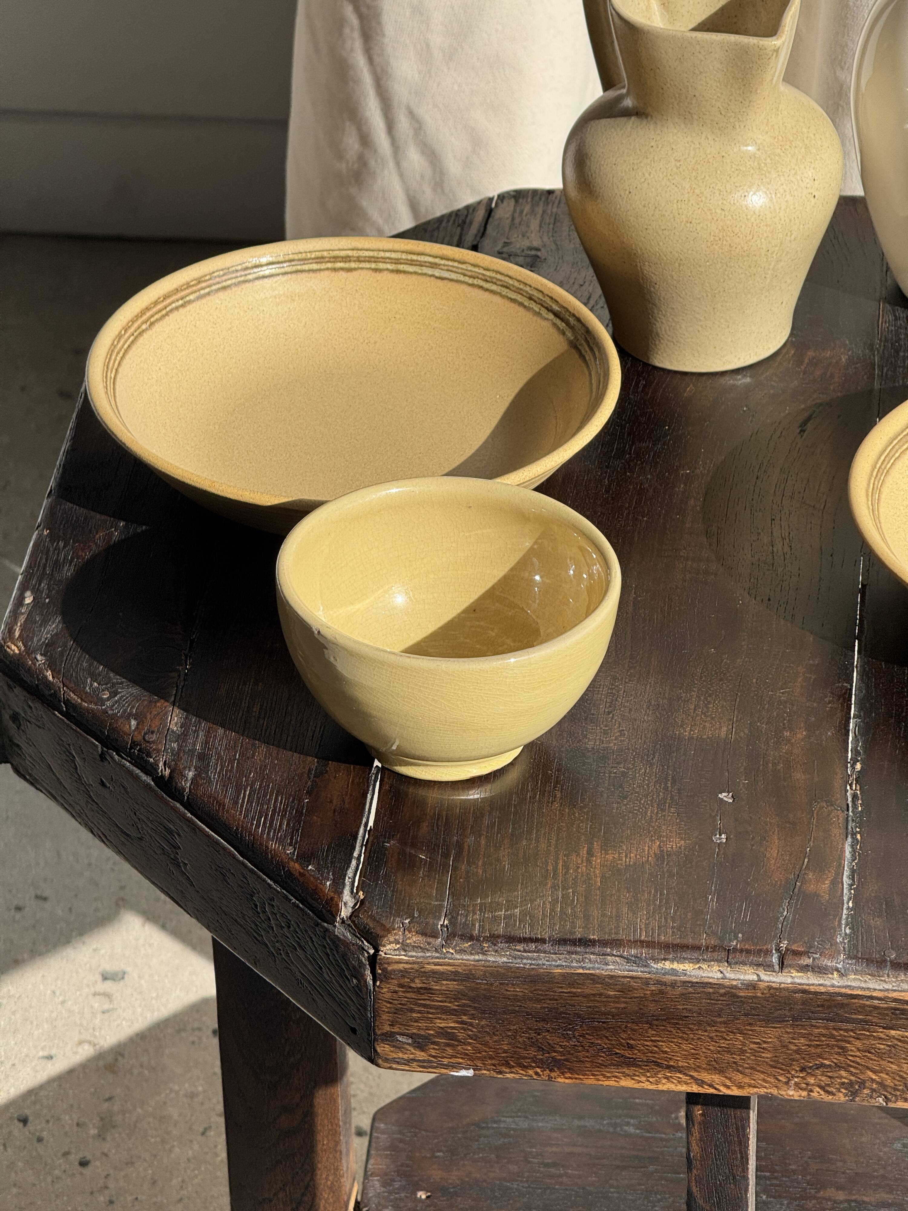 Lot de 2 assiettes creuses en grès liseré brun et marron D21,5