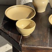 Lot de 2 assiettes creuses en grès liseré brun et marron D21,5