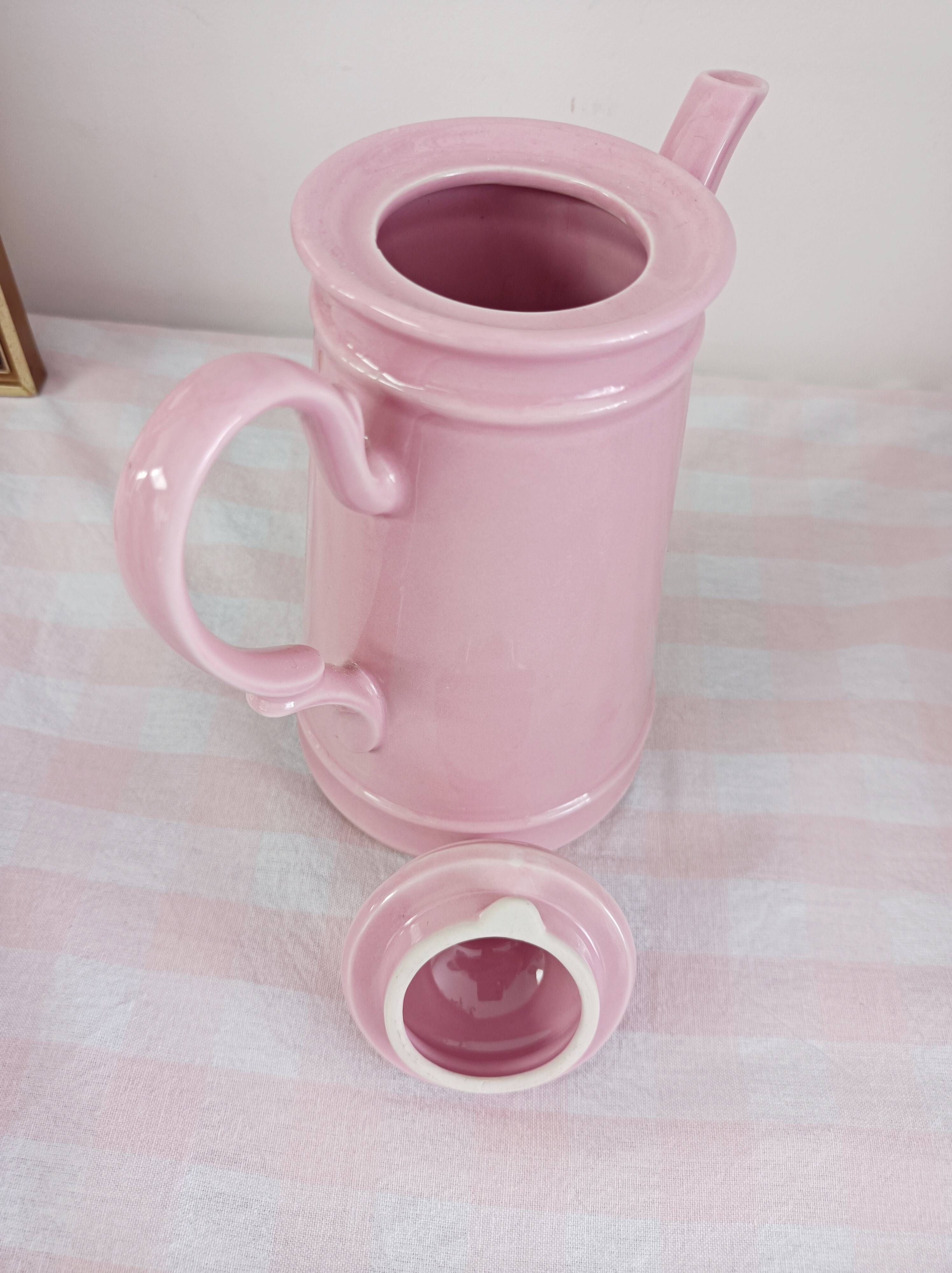 Coffee service, coffee pot and 5 pink mazagrans