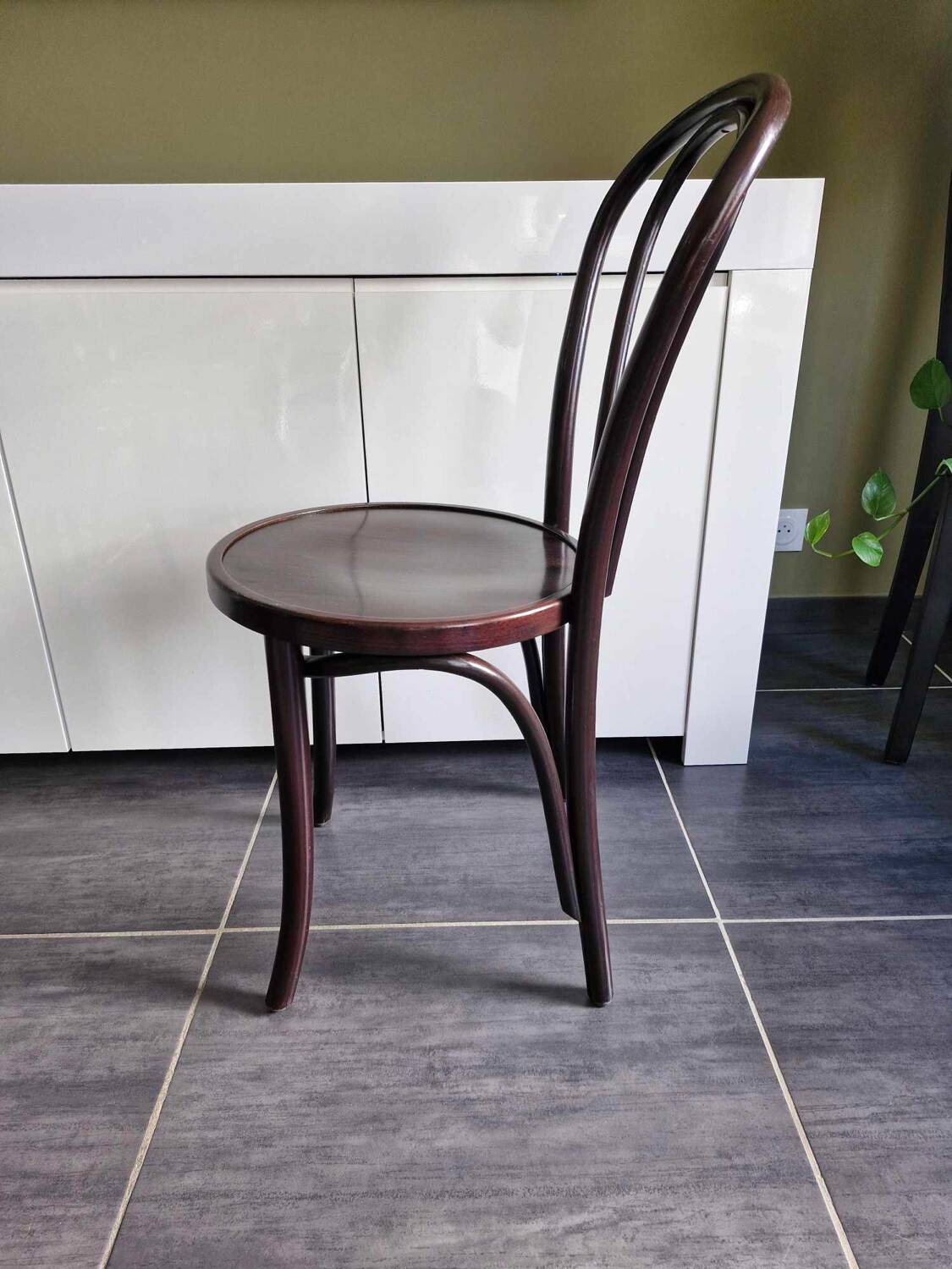 Series of 10 bistro chairs