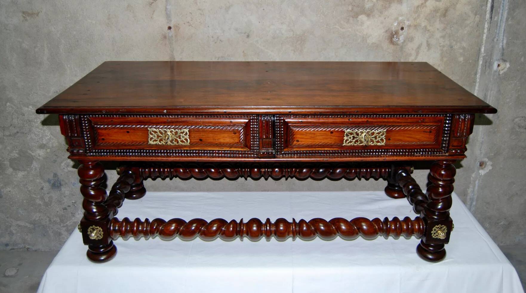 Table basse portugaise en palissandre du Brésil, XVIIIe siècle