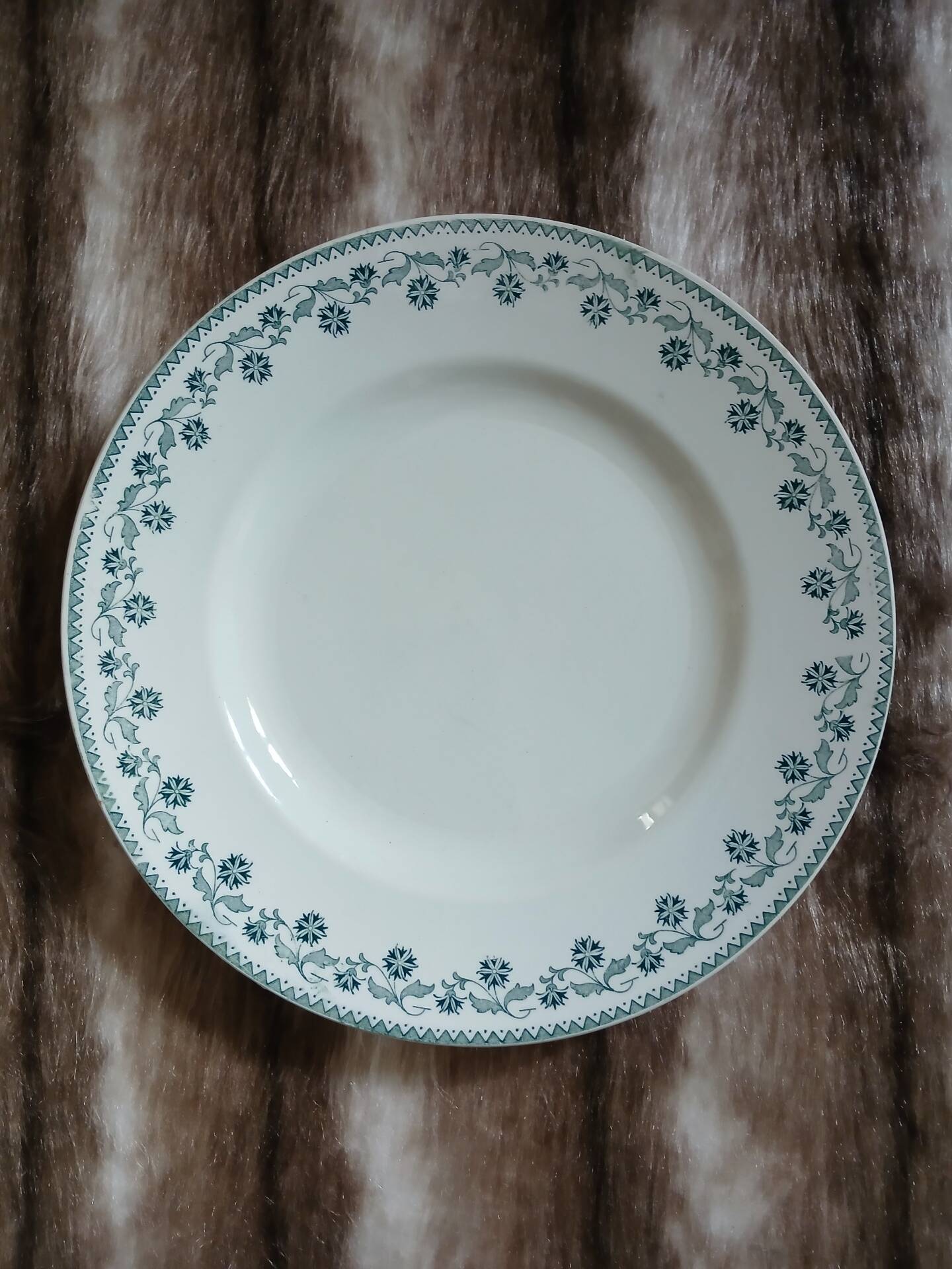 8 mismatched ironstone dinner plates